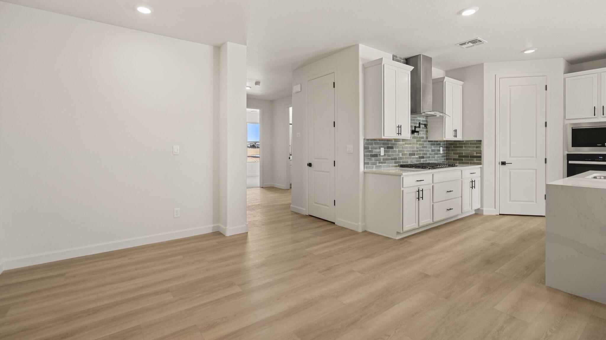 Photo 8 — 2440 Marble Avenue NE