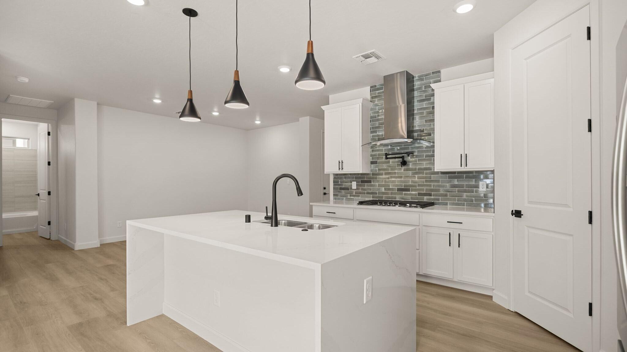 Photo 6 — 2440 Marble Avenue NE