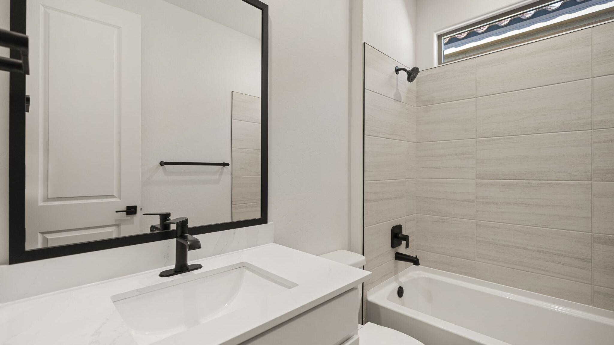 Photo 5 — 2440 Marble Avenue NE