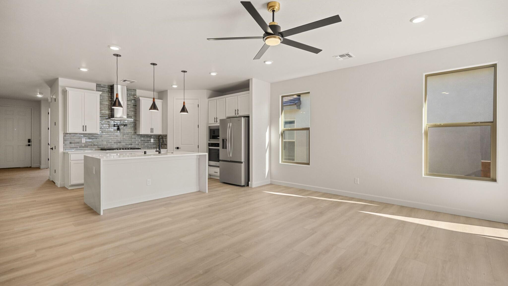 Photo 3 — 2440 Marble Avenue NE