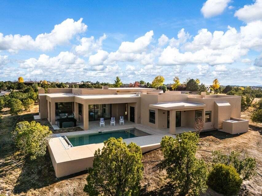 9 Tamarisk Trail, Santa Fe, NM 87506
