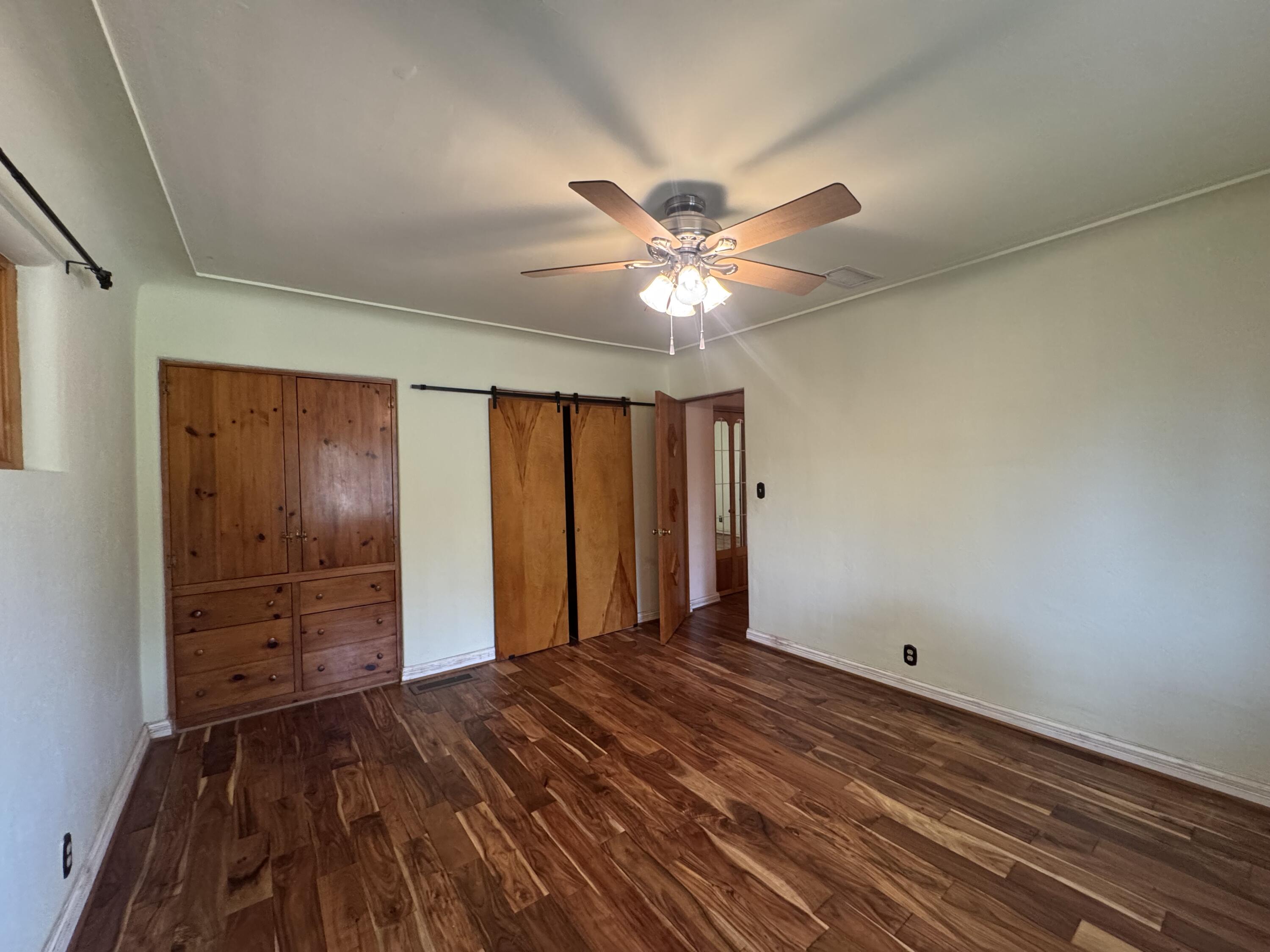 Photo 7 — 961 Alameda Boulevard NW