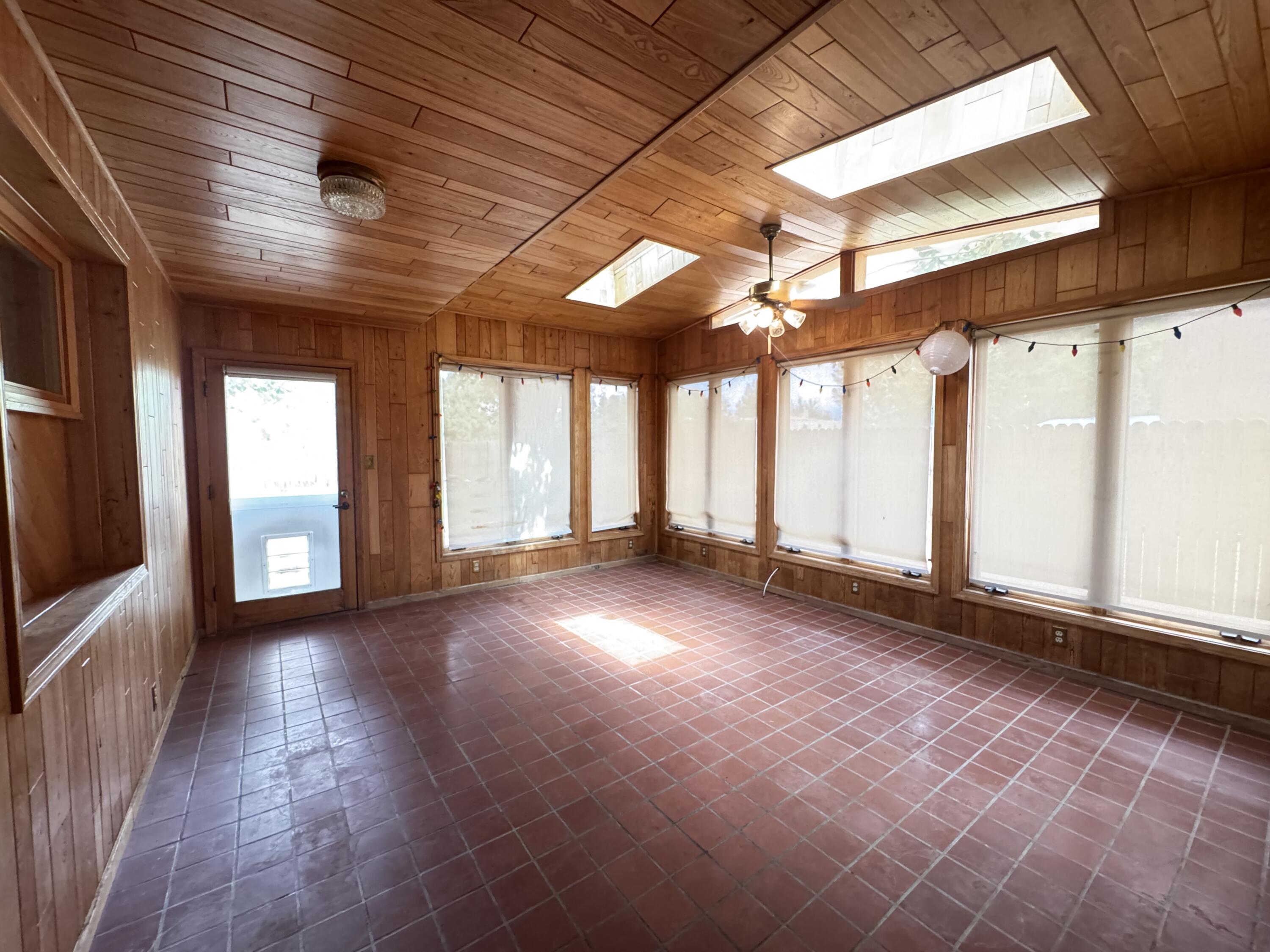 Photo 4 — 961 Alameda Boulevard NW