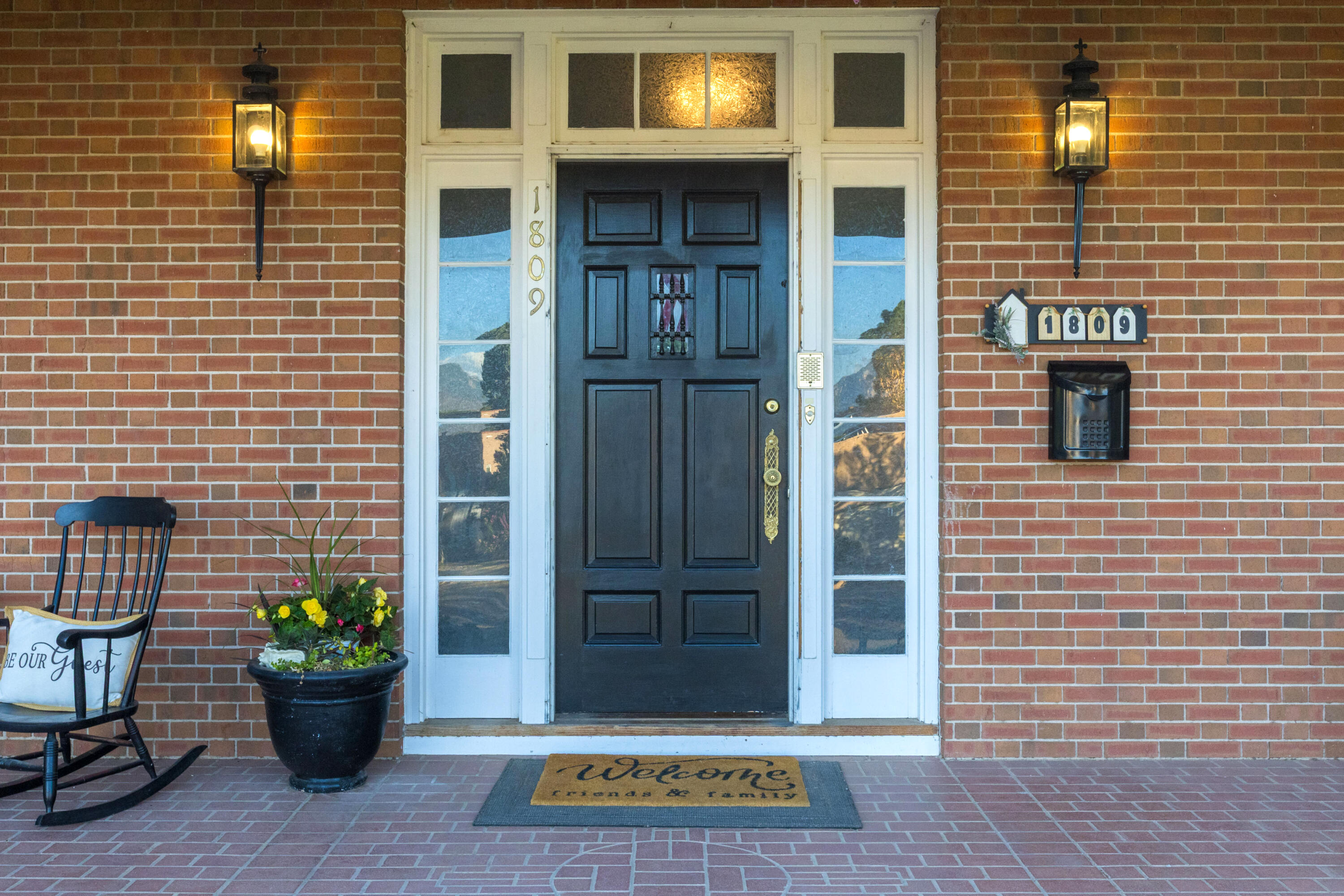 Photo 5 — 1809 Newton Place NE