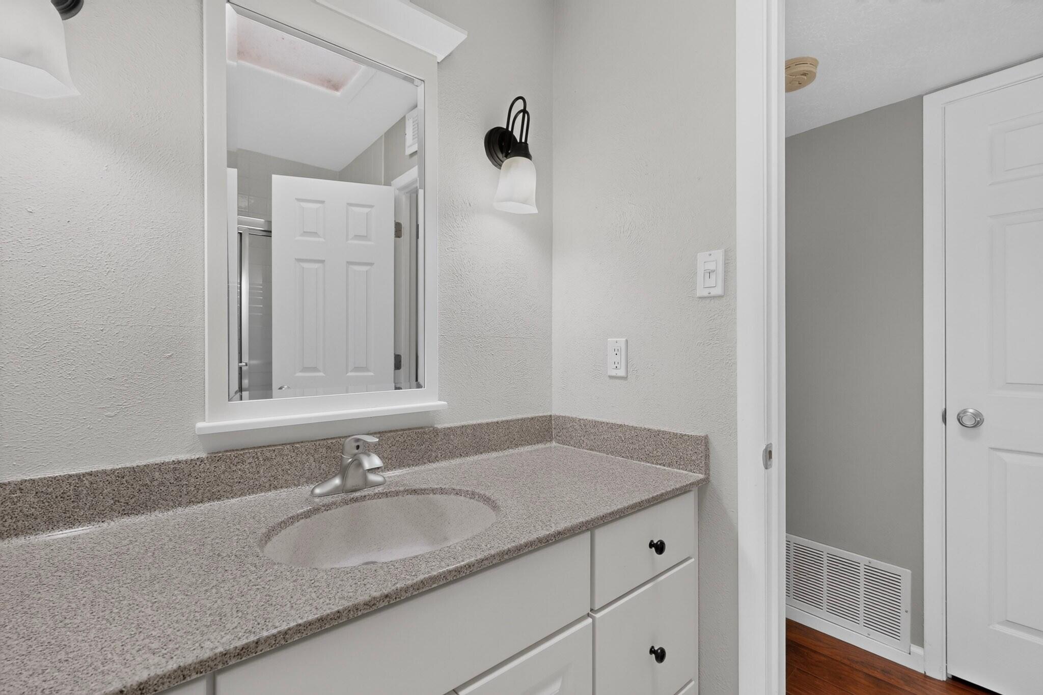 Photo 20 — 795 Tramway Lane NE UNIT C