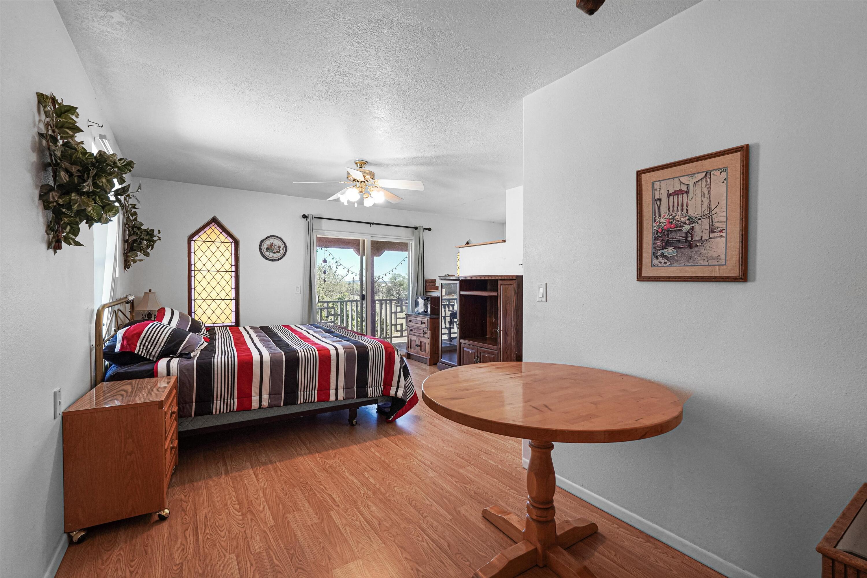 Photo 17 — 211 N Ripley Avenue