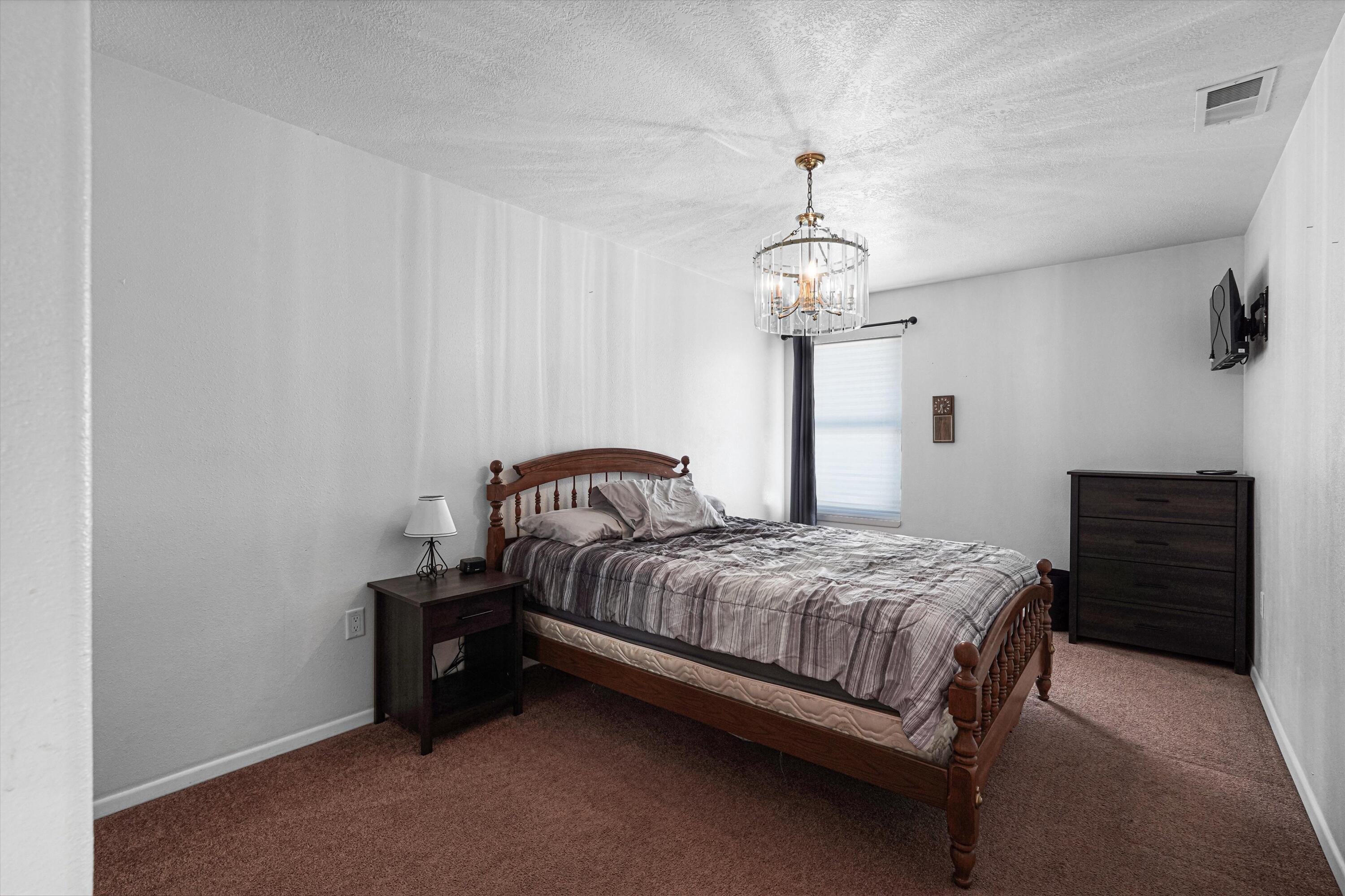 Photo 11 — 211 N Ripley Avenue