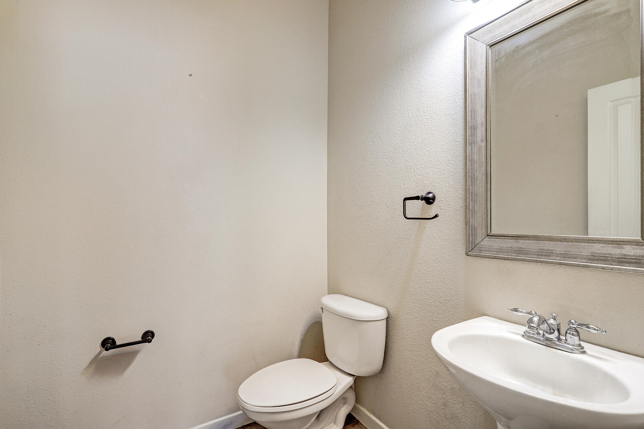 Photo 18 — 2205 Mayapan Road SE