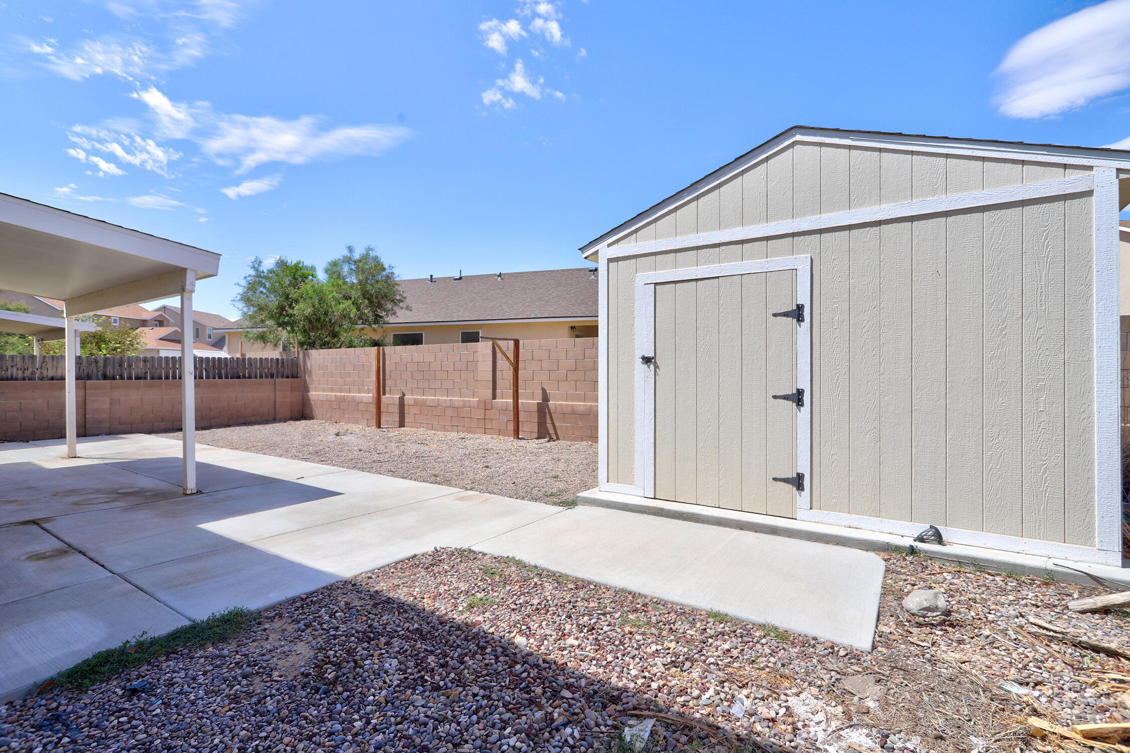 Photo 4 — 2205 Mayapan Road SE