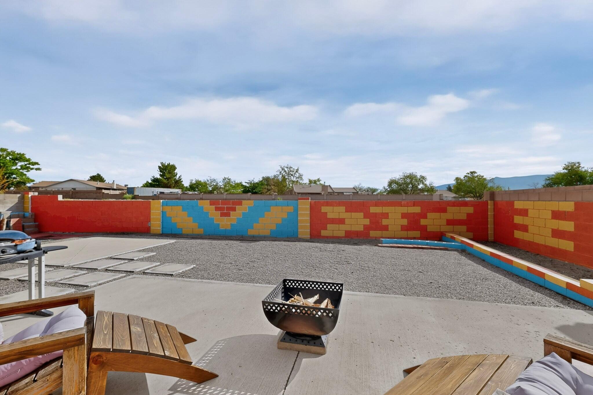 Photo 5 — 375 Wagon Train Drive SE