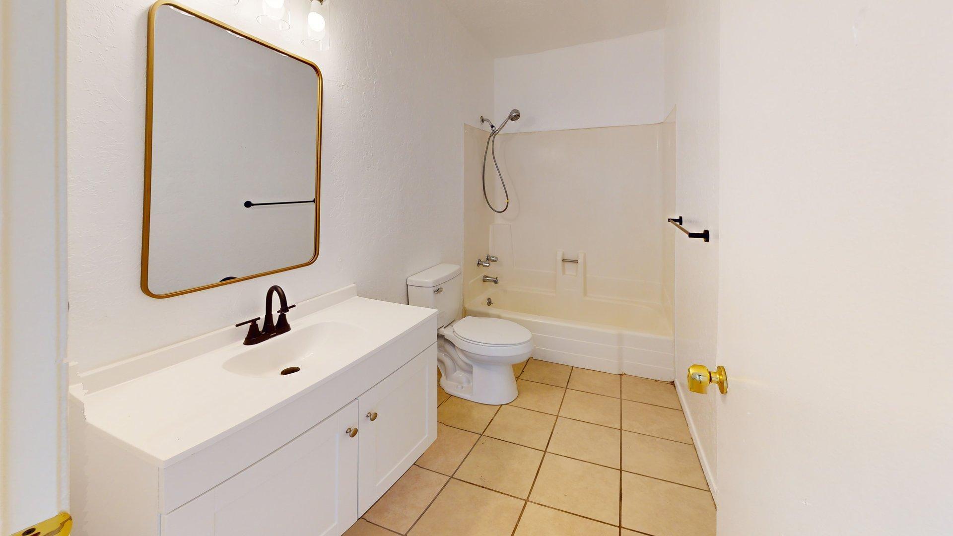 Photo 17 — 1000 Meadowlark Court SE
