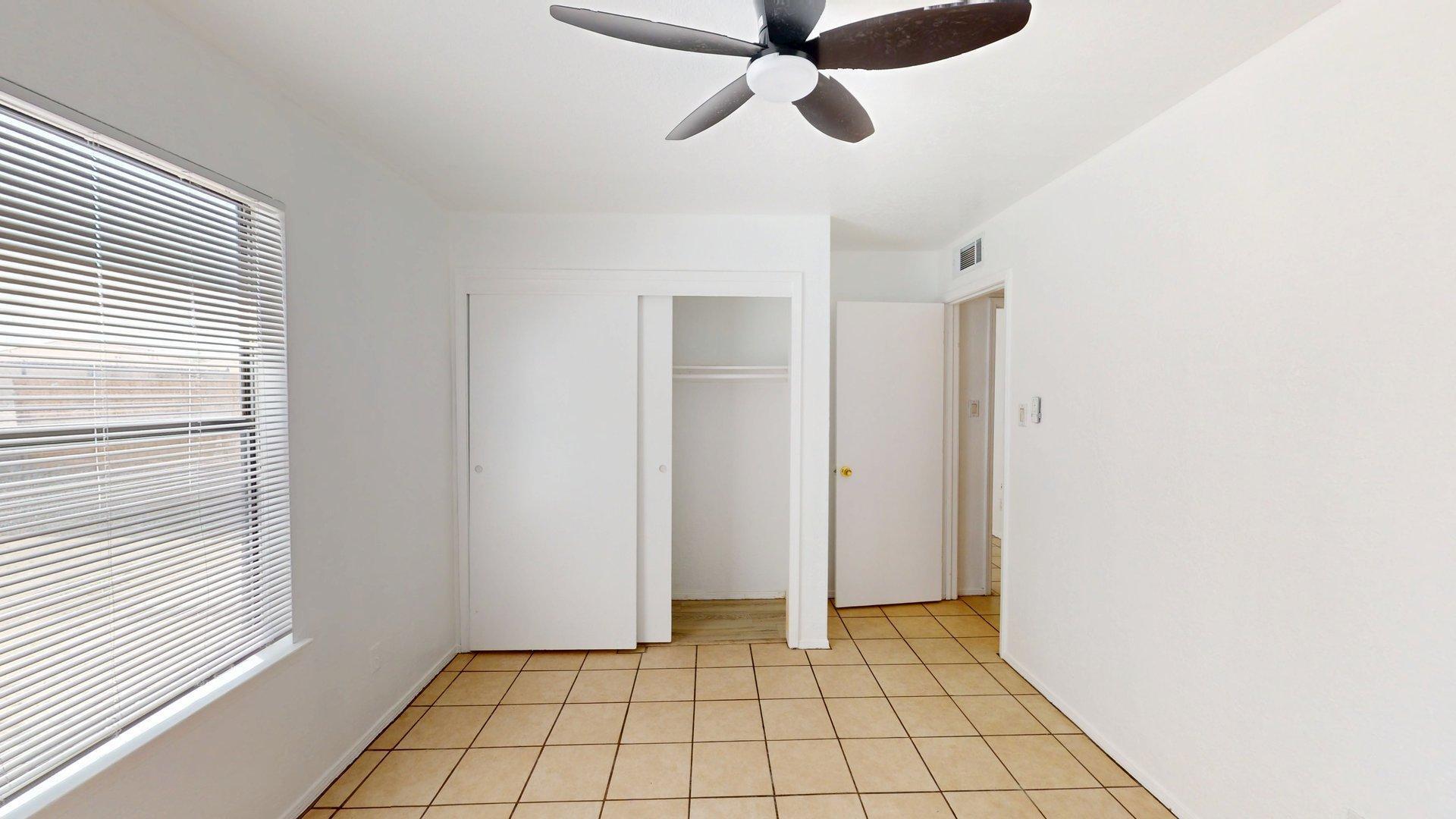 Photo 15 — 1000 Meadowlark Court SE