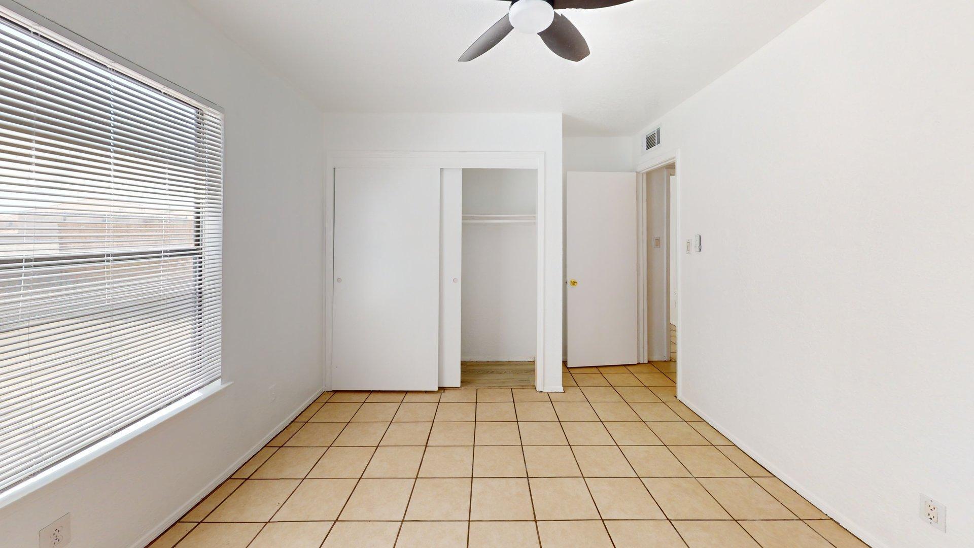 Photo 11 — 1000 Meadowlark Court SE