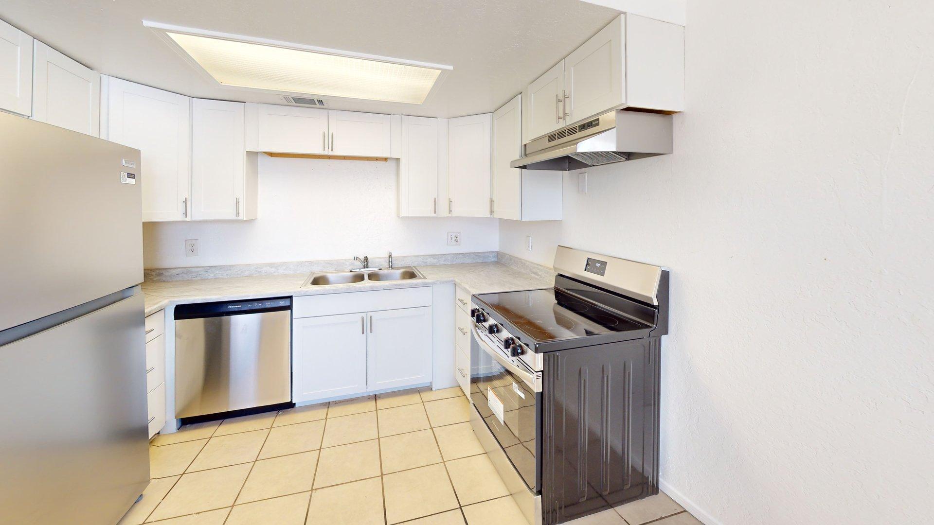 Photo 10 — 1000 Meadowlark Court SE