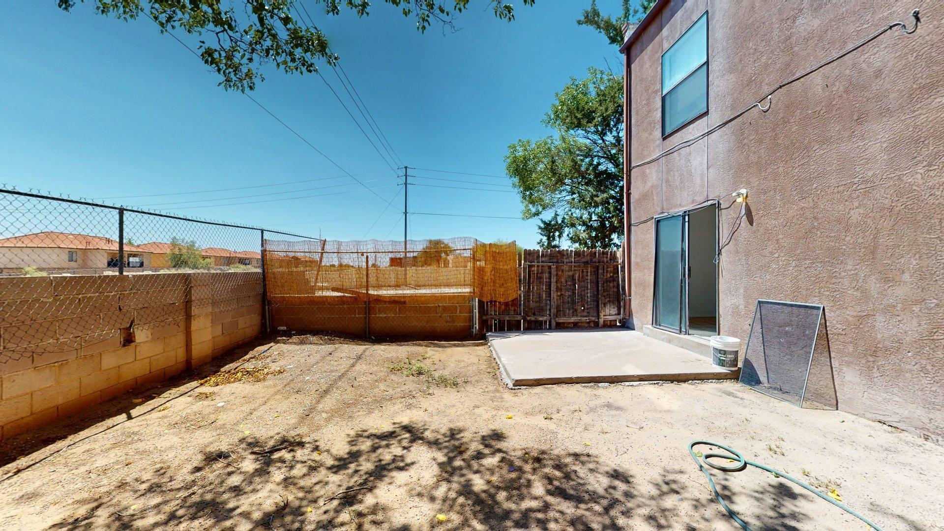 Photo 9 — 1000 Meadowlark Court SE