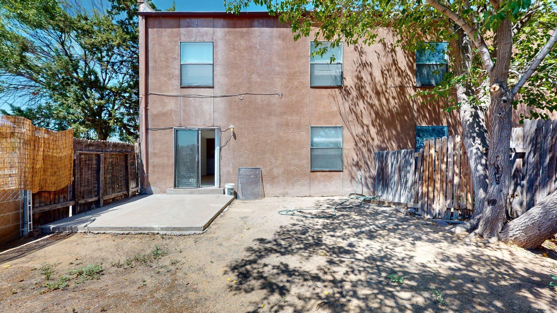 Photo 8 — 1000 Meadowlark Court SE