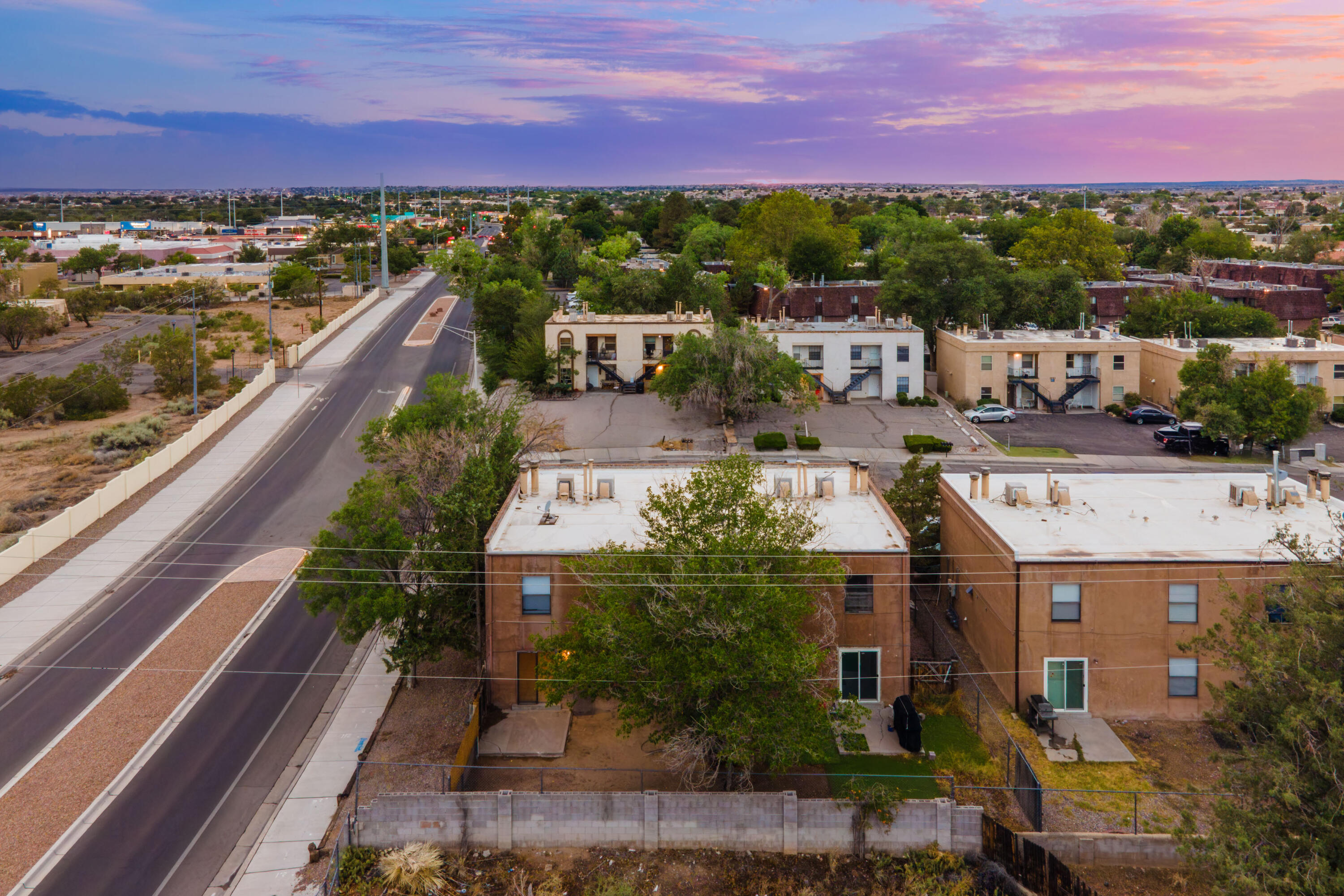 Photo 4 — 1000 Meadowlark Court SE