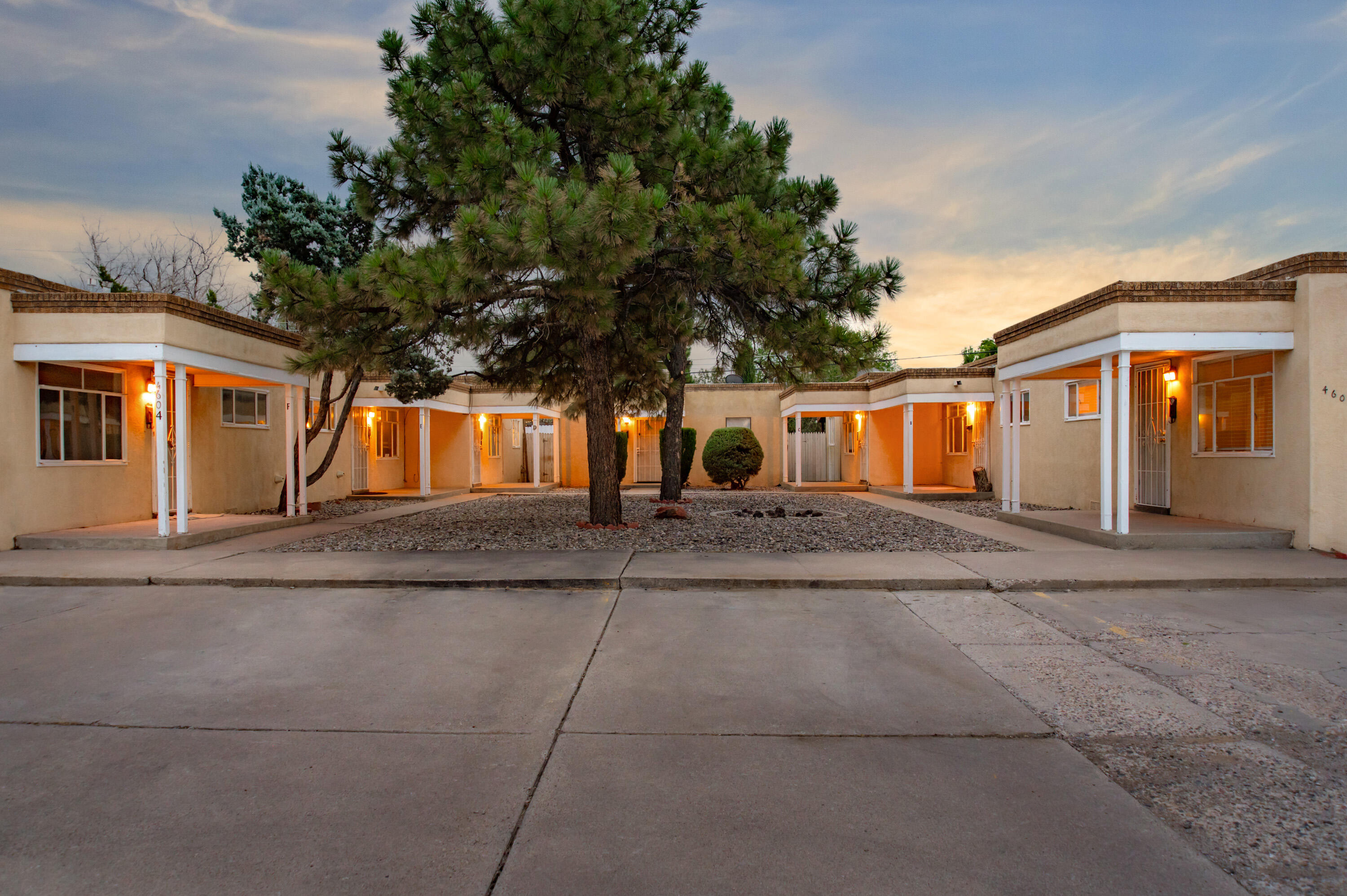 Photo 18 — 4600 Zuni Road SE