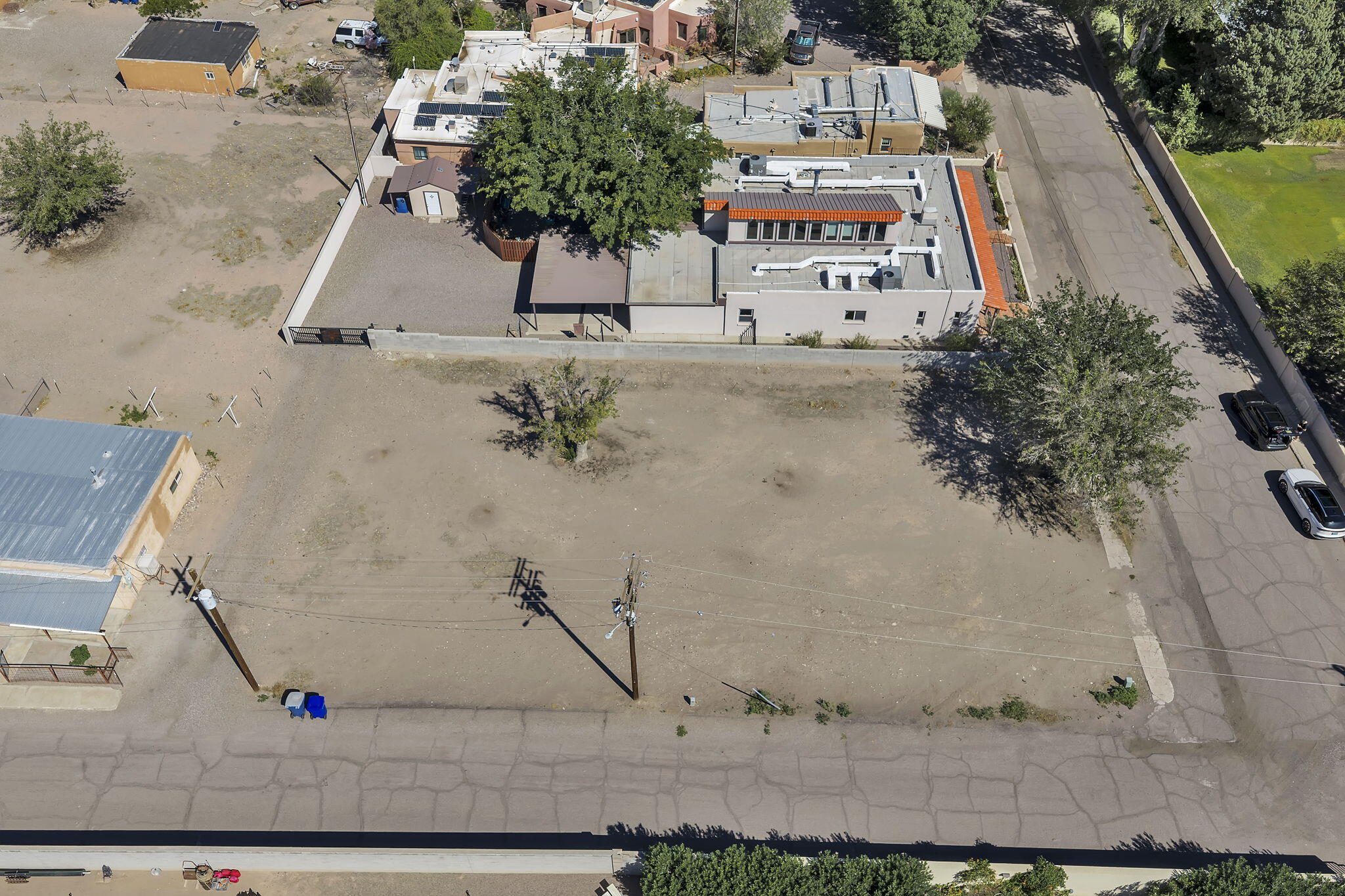 Photo 6 — 411 Eaton Avenue