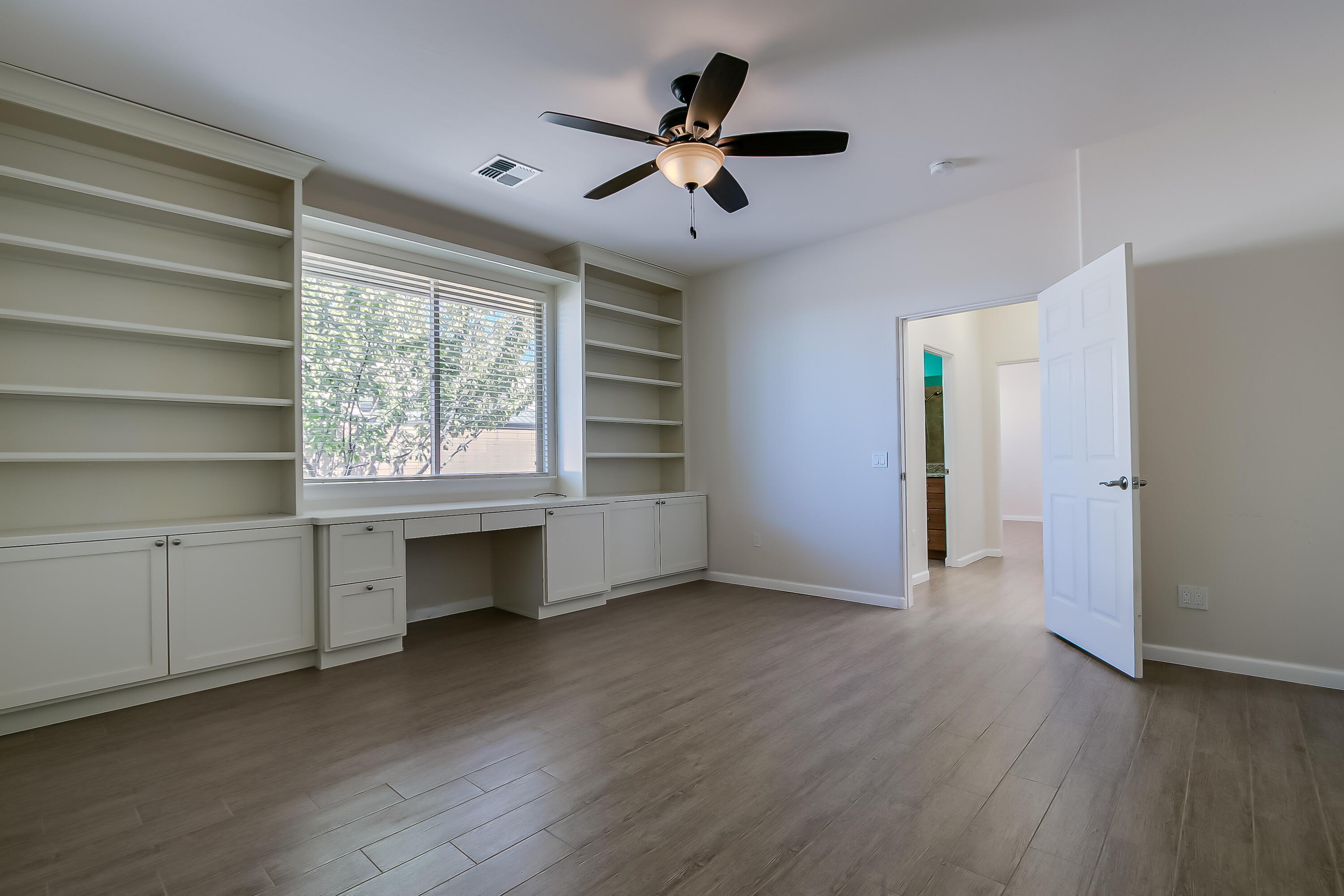 Photo 3 — 7936 E Victoria Drive NW