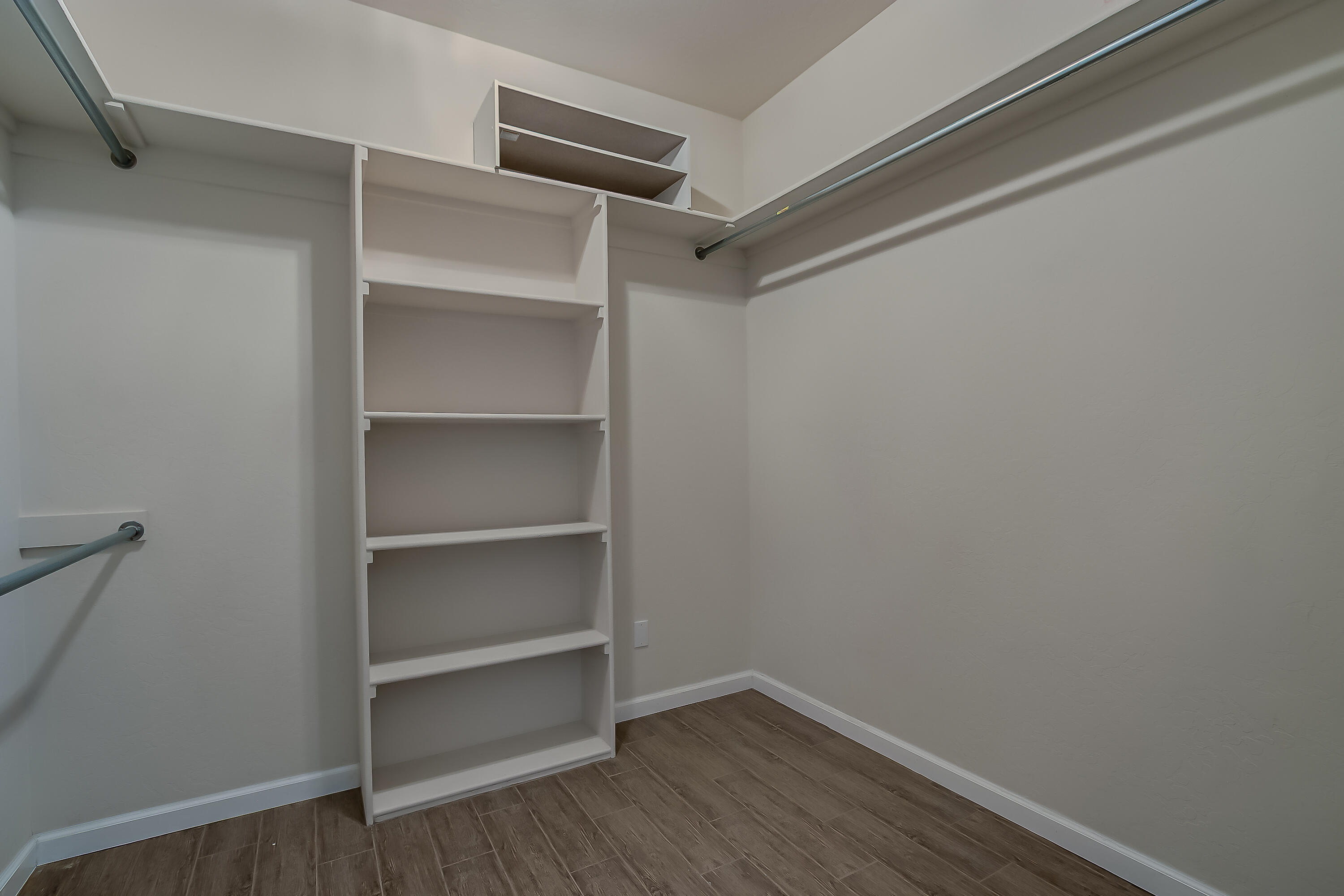 Photo 4 — 7936 E Victoria Drive NW