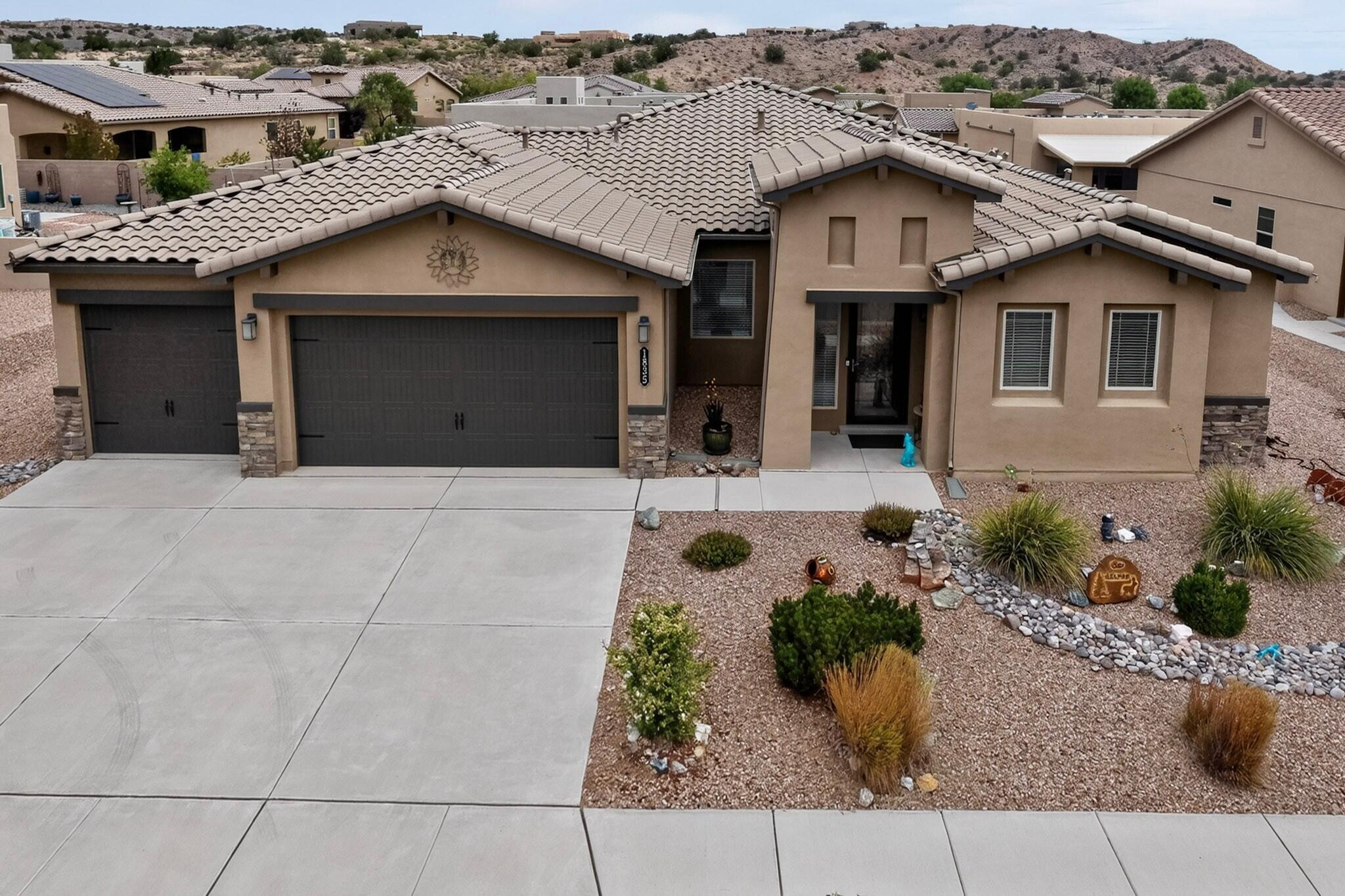 1835 Truchas Peak Trail NE, Rio Rancho, NM 87144