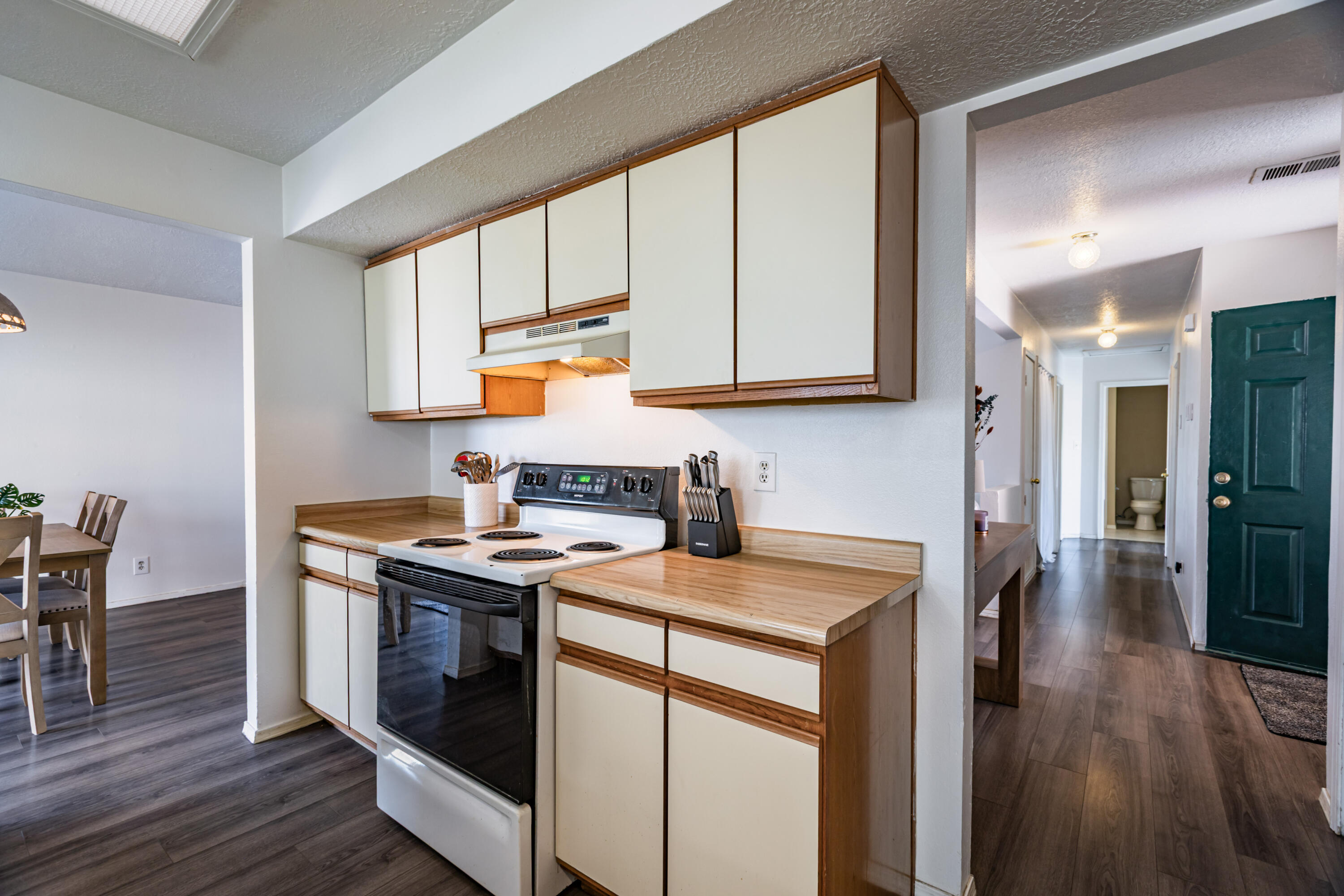 Photo 4 — 4608 Rockaway Loop NE
