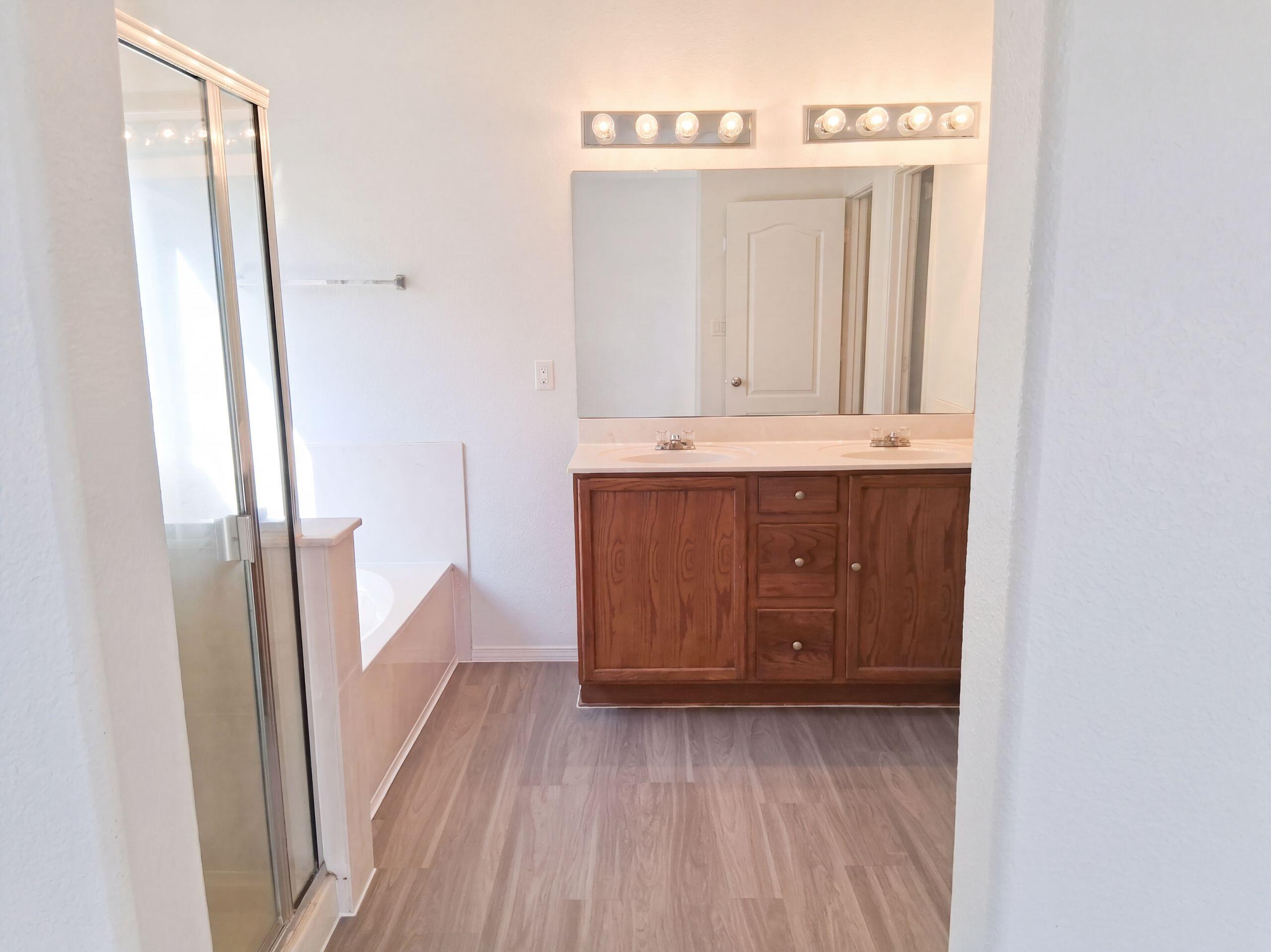 Photo 6 — 2900 Duerson Trail SW