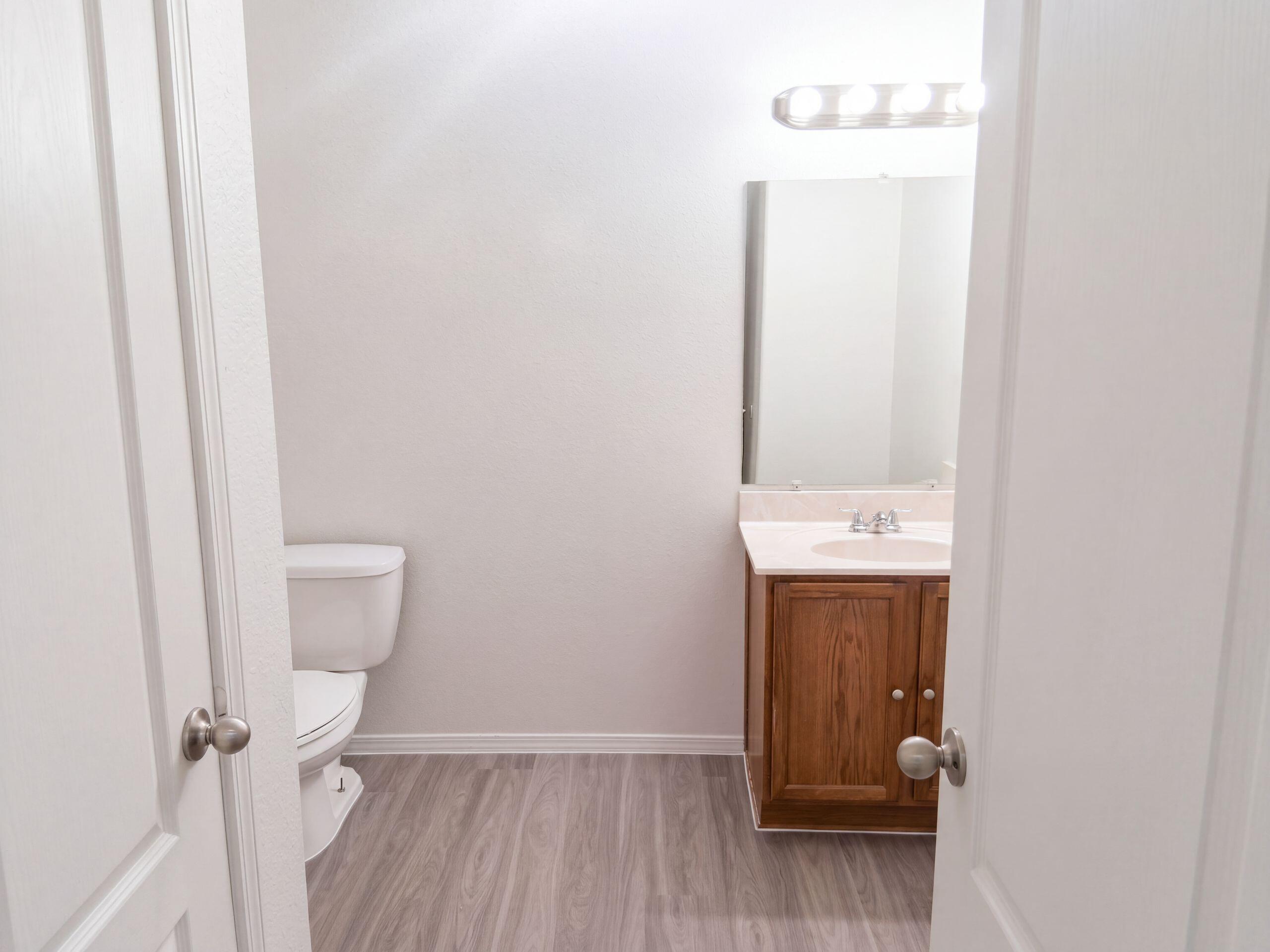 Photo 11 — 2900 Duerson Trail SW