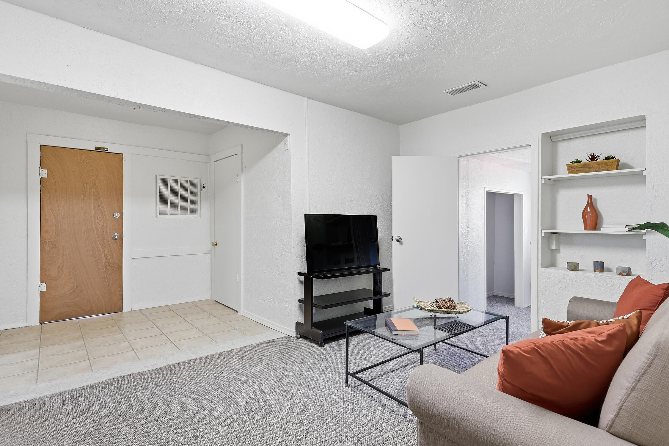 Photo 12 — 9511 4th Street NW