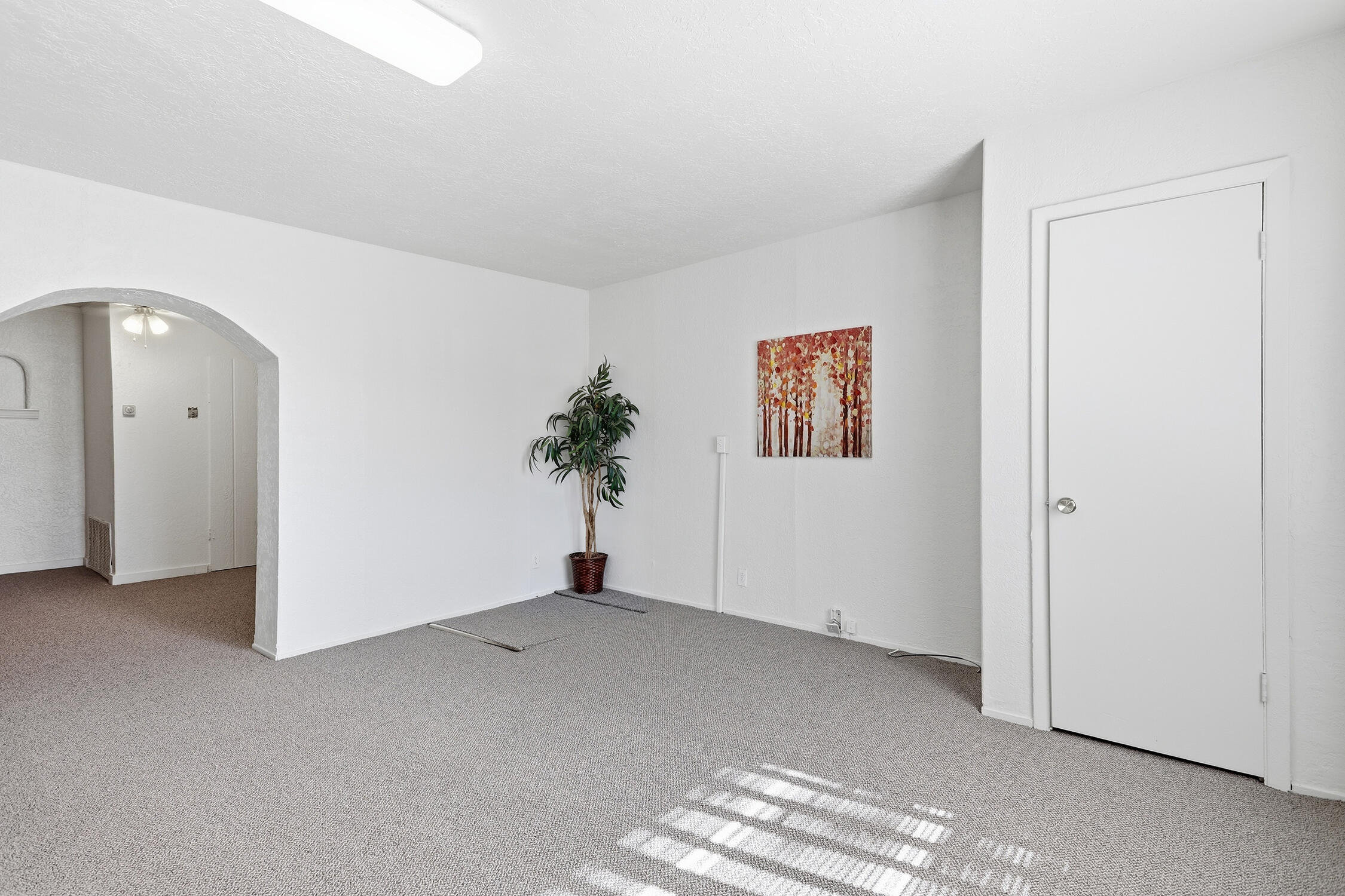 Photo 16 — 9511 4th Street NW