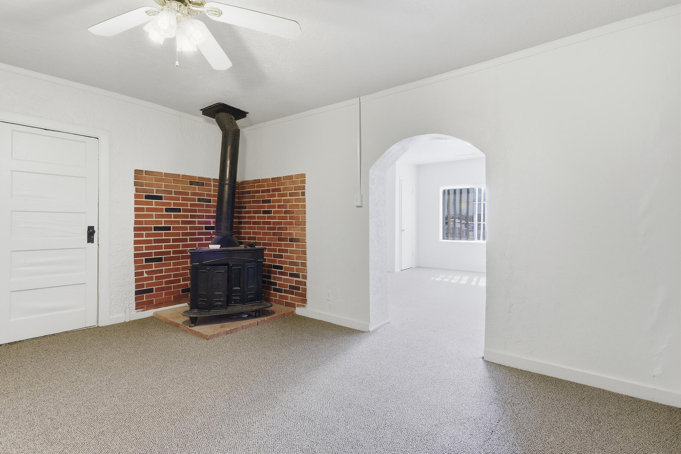 Photo 18 — 9511 4th Street NW