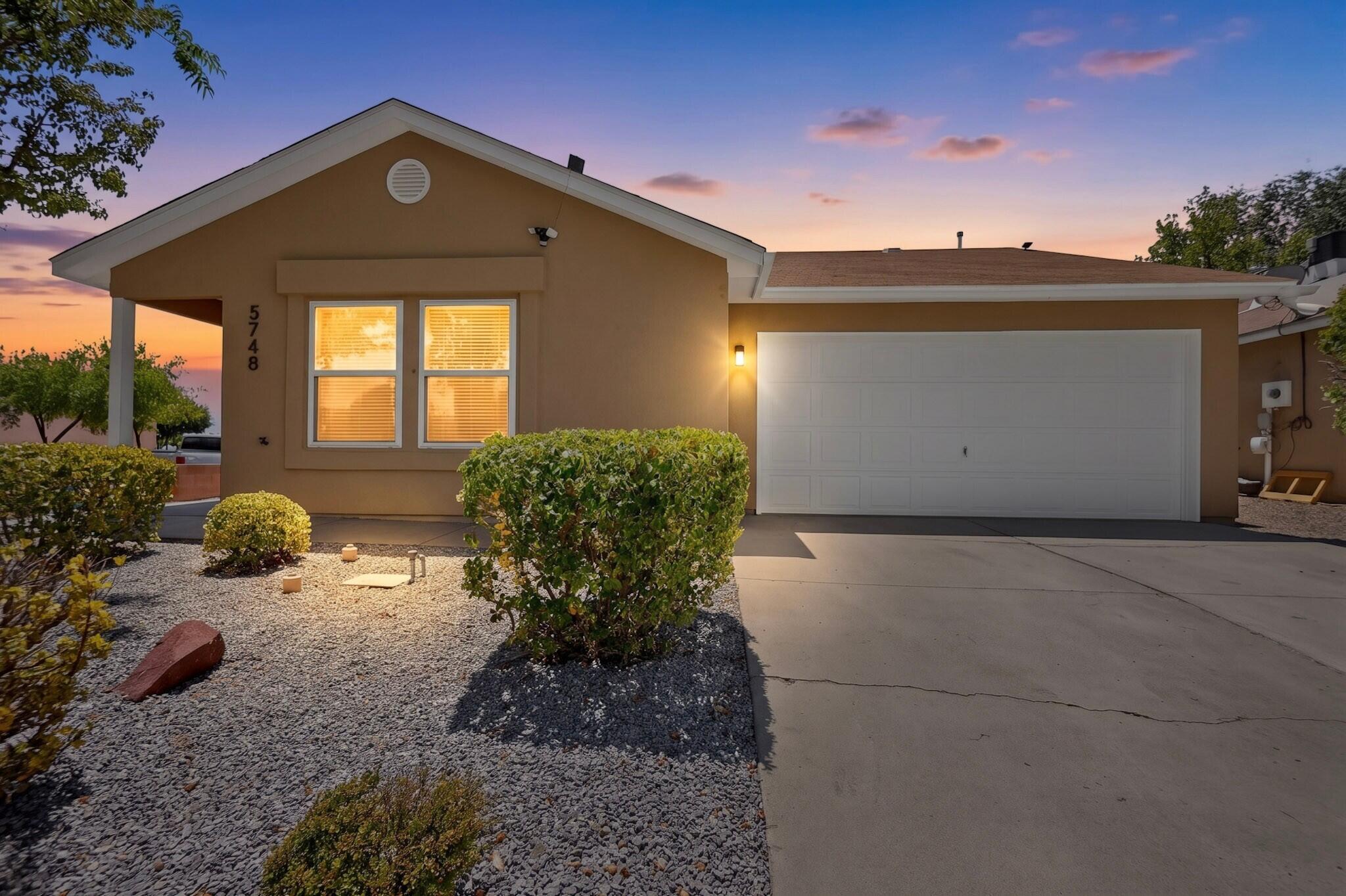 5748 Pinon Flats Road NW, Albuquerque, NM 87114