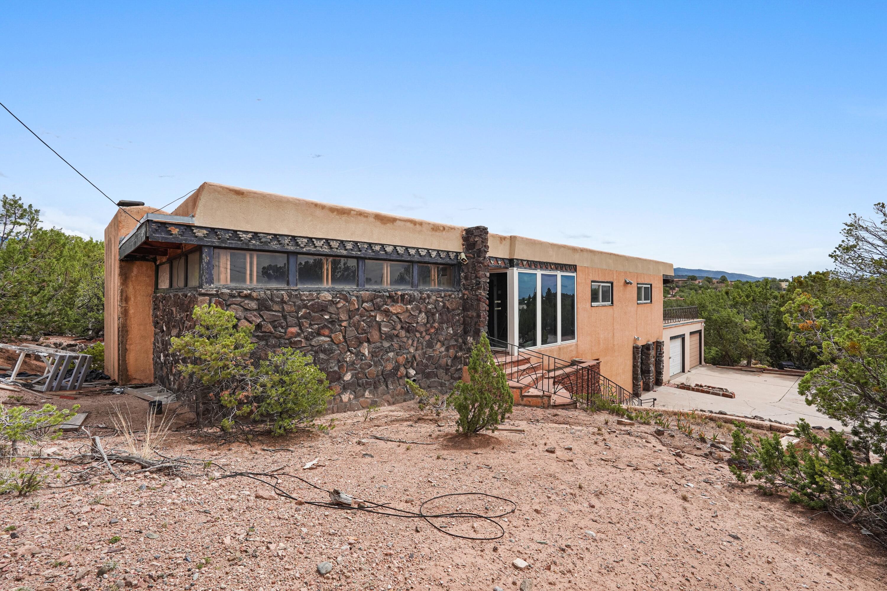 1023 Bishops Lodge Road, Santa Fe, NM 87501