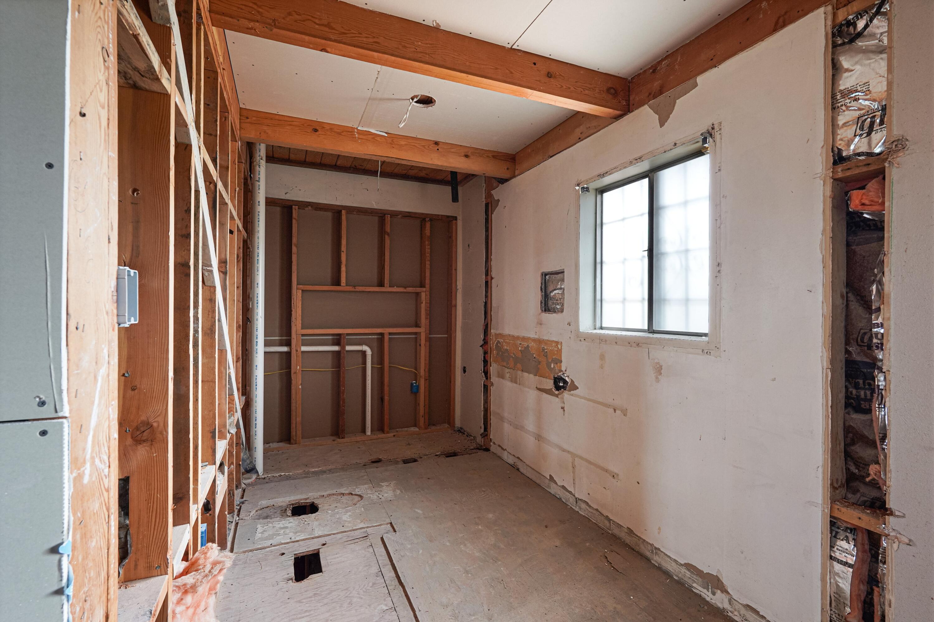Photo 13 — 1023 Bishops Lodge Road