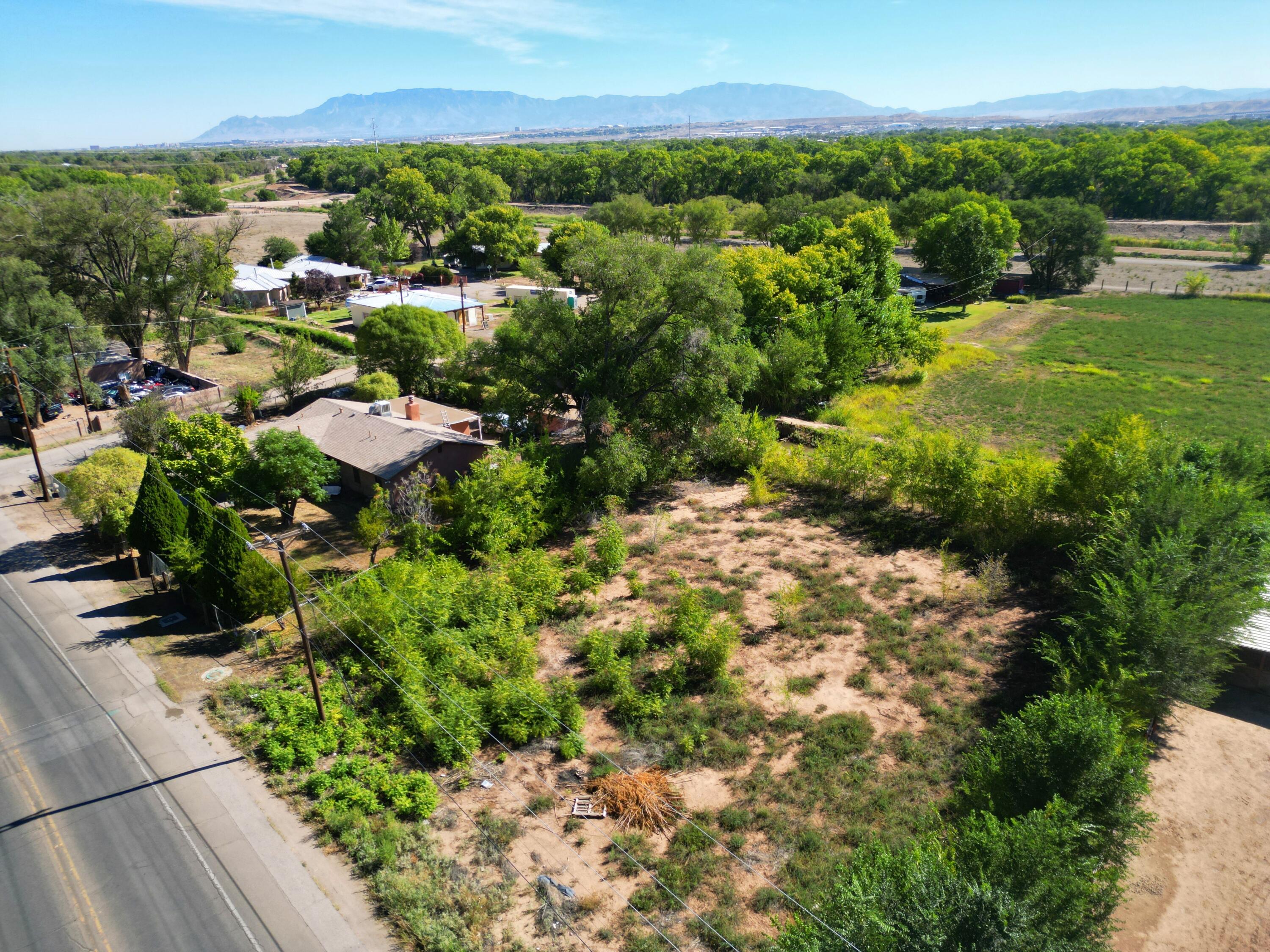 Photo 19 — 5100 Isleta Boulevard SW