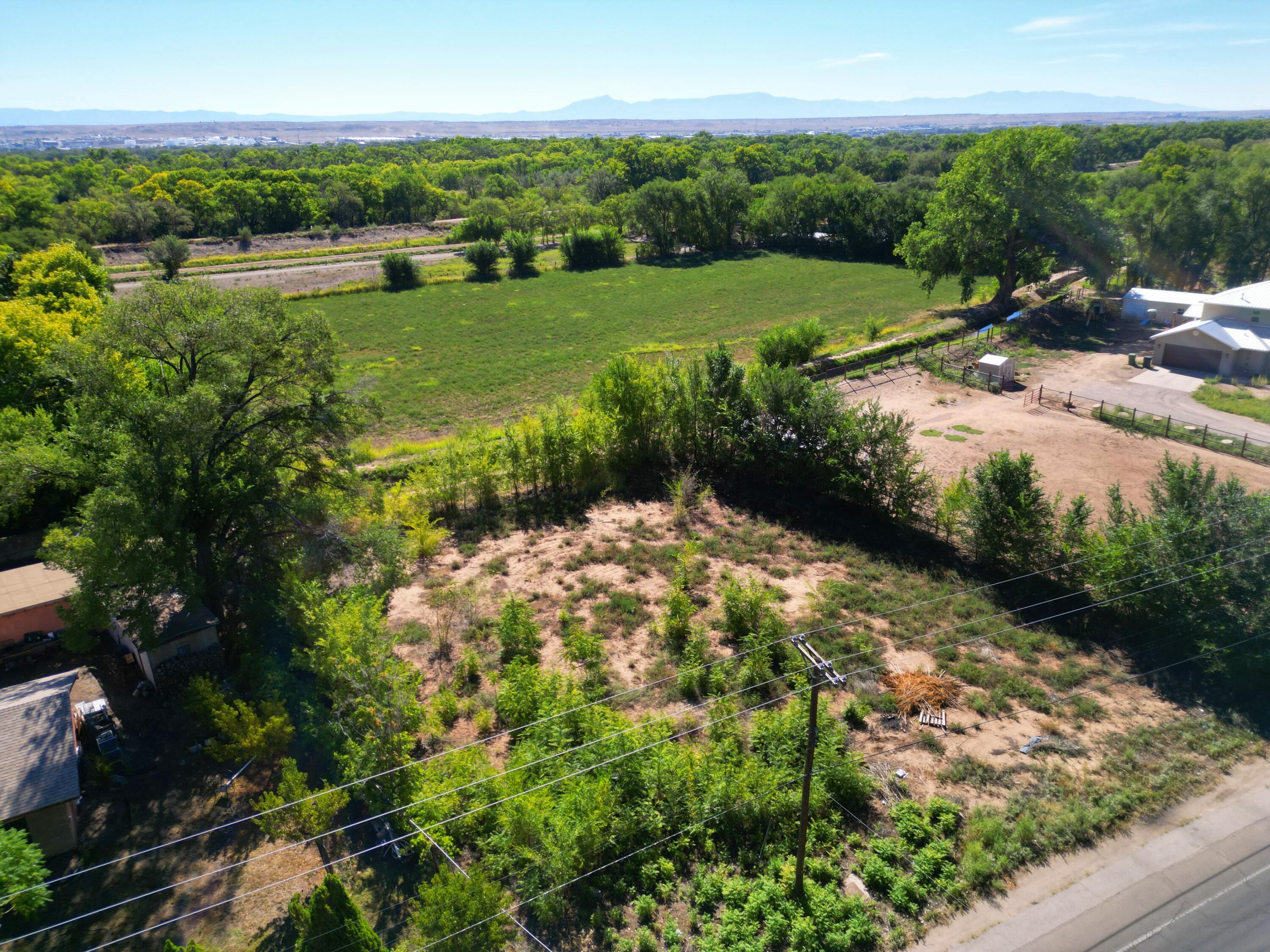 Photo 18 — 5100 Isleta Boulevard SW