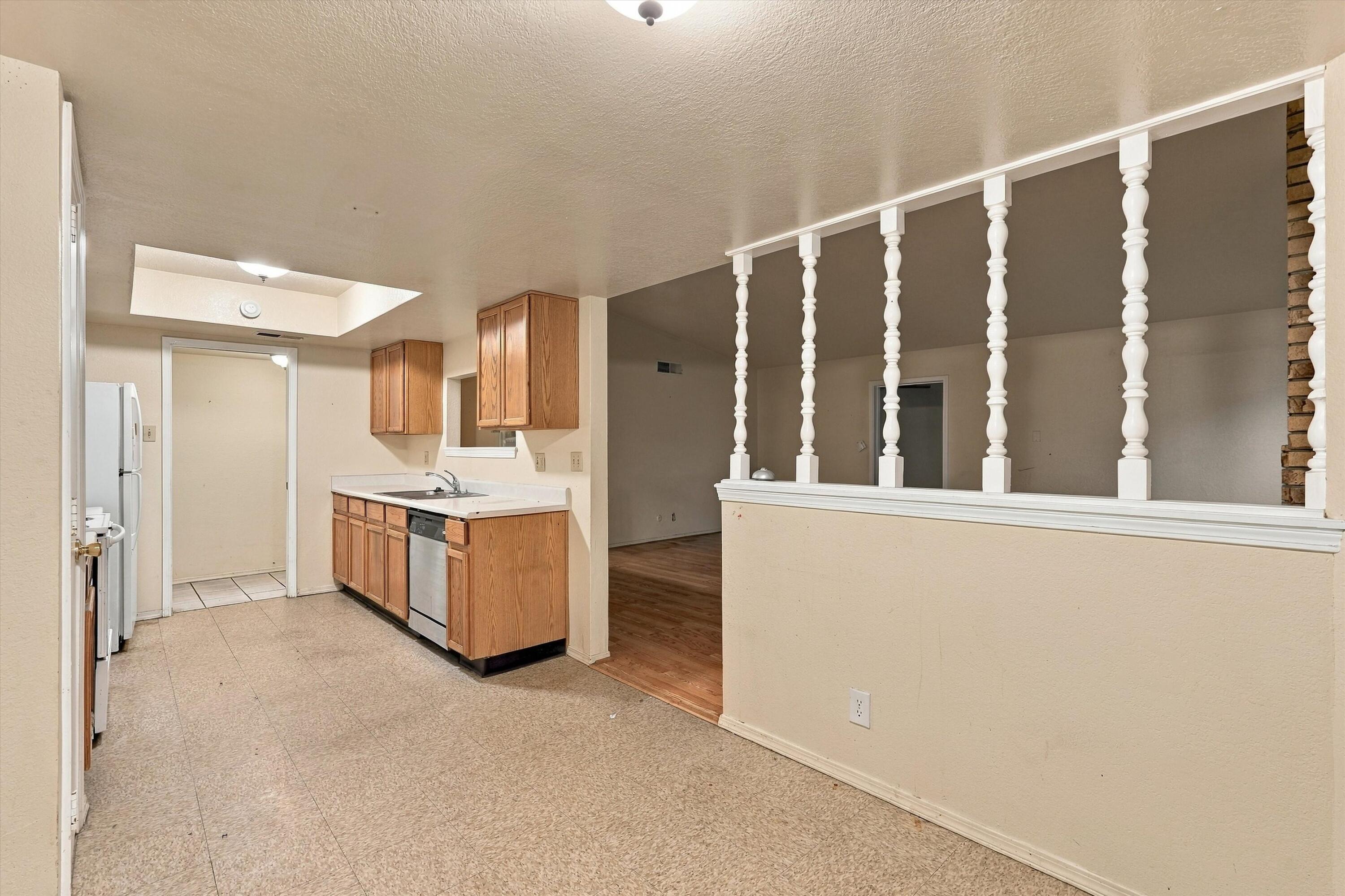 Photo 8 — 12737 Tomlinson Drive SE