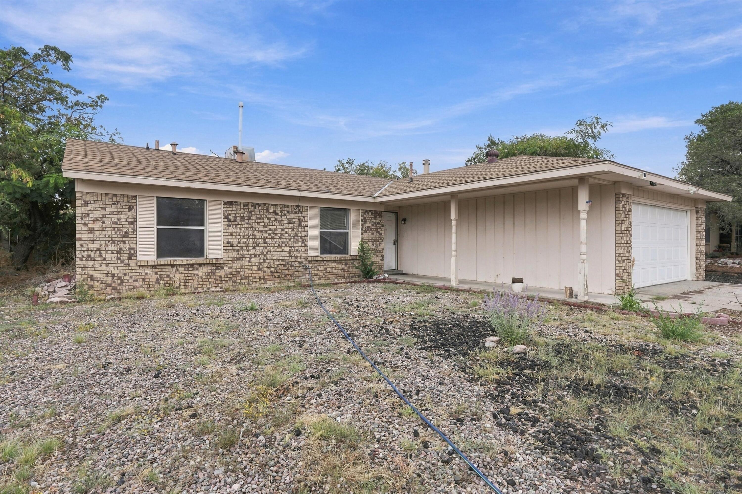 Photo 2 — 12737 Tomlinson Drive SE