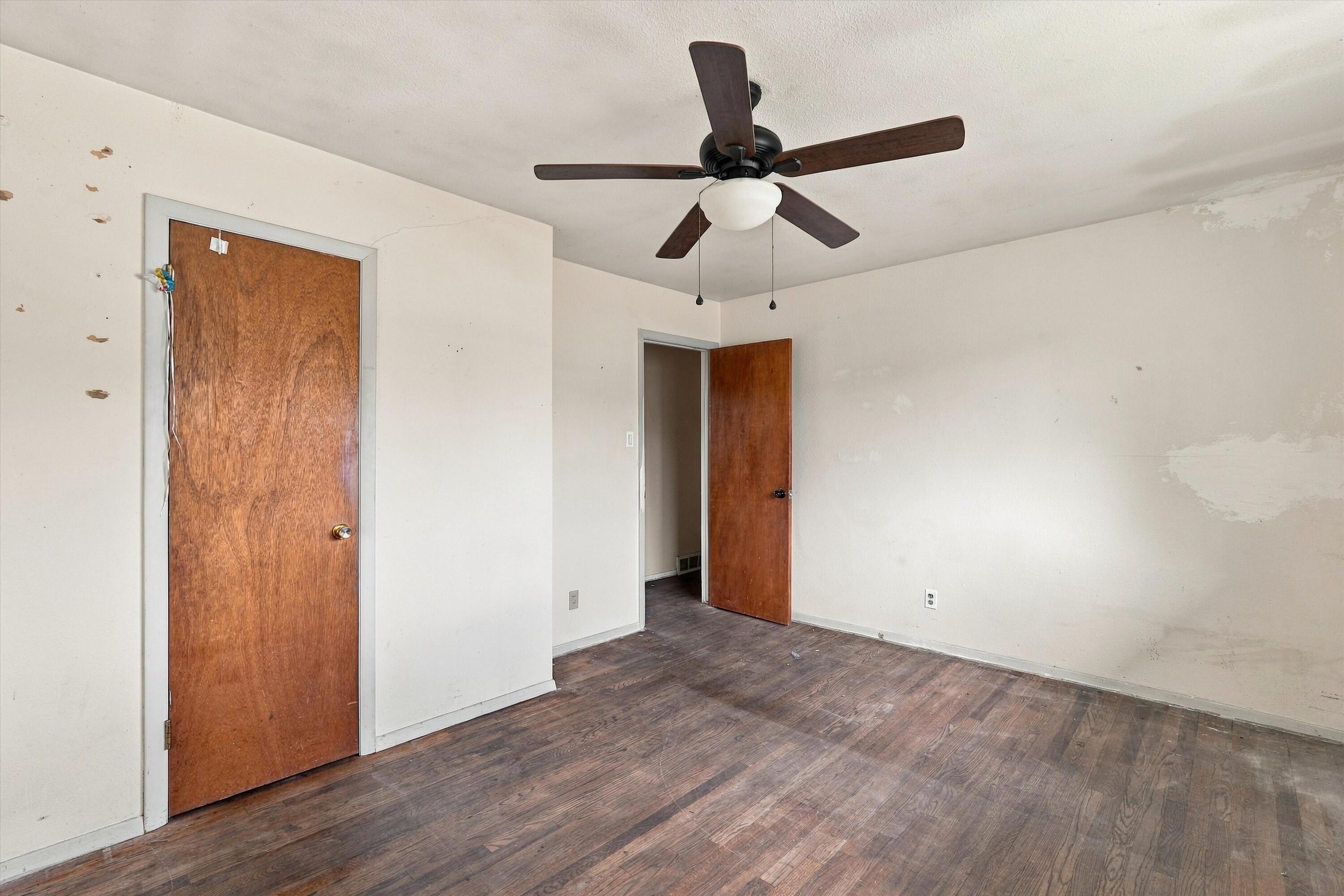 Photo 14 — 10516 Lexington Avenue NE