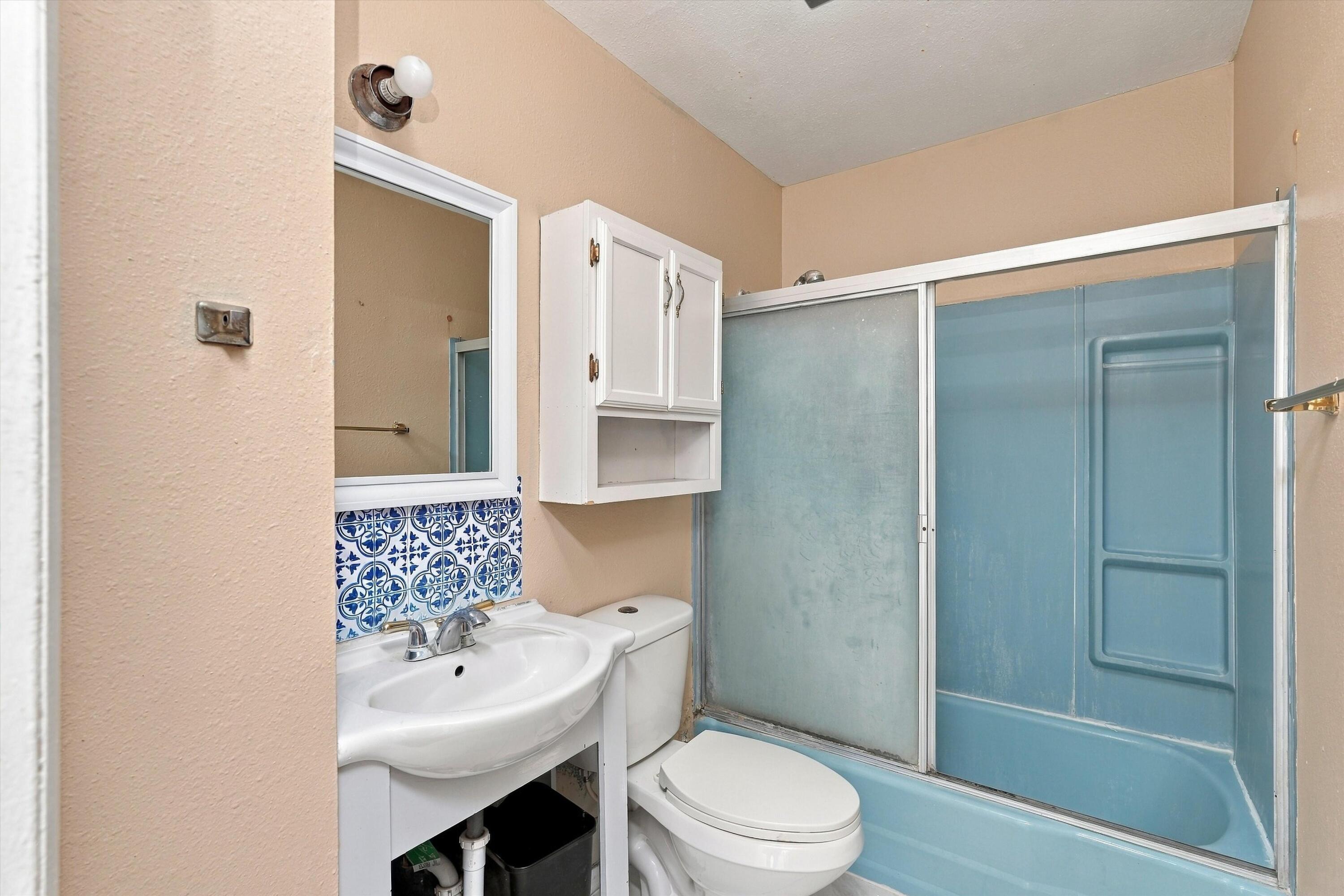 Photo 13 — 10516 Lexington Avenue NE
