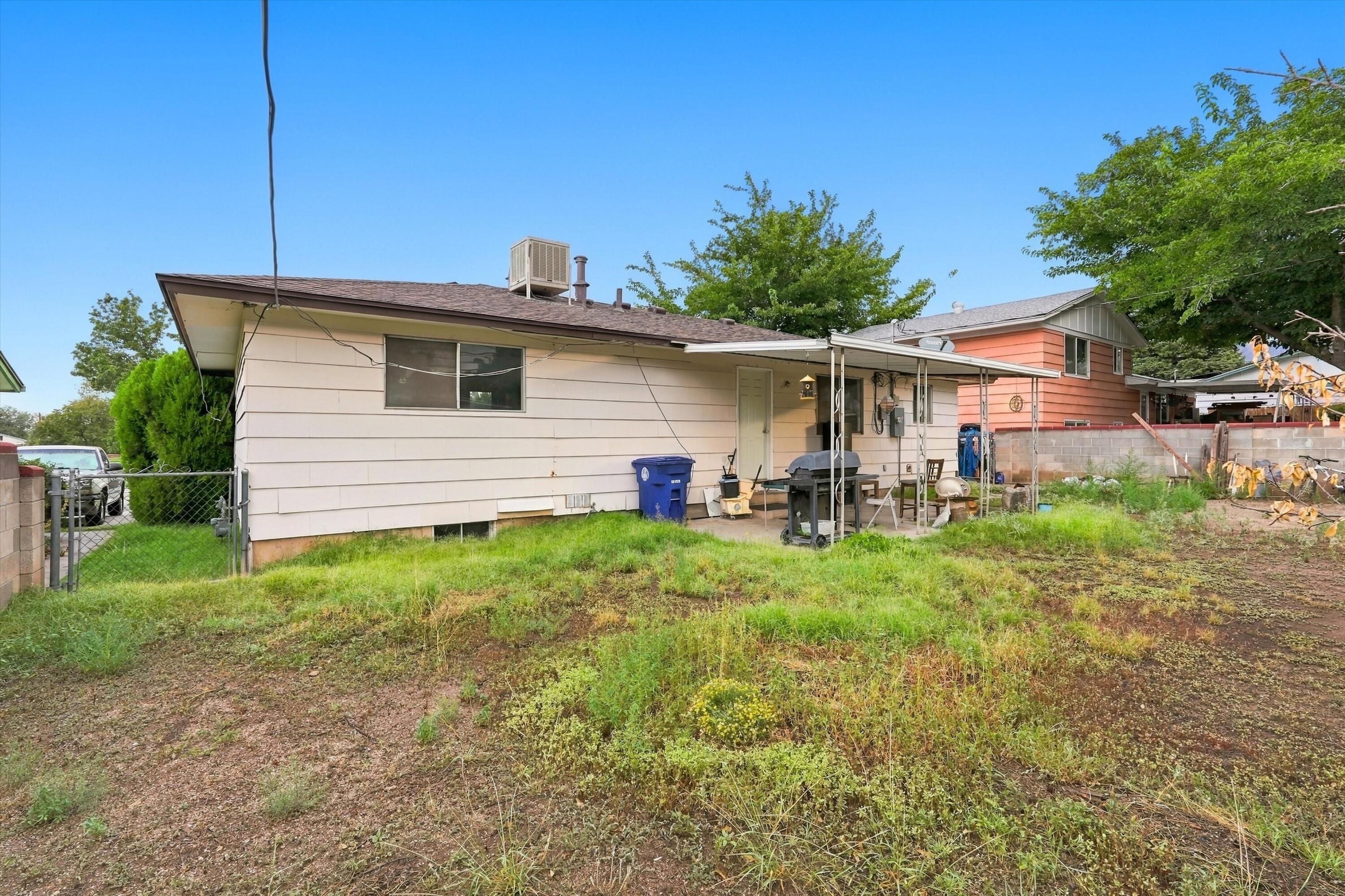 Photo 4 — 10516 Lexington Avenue NE