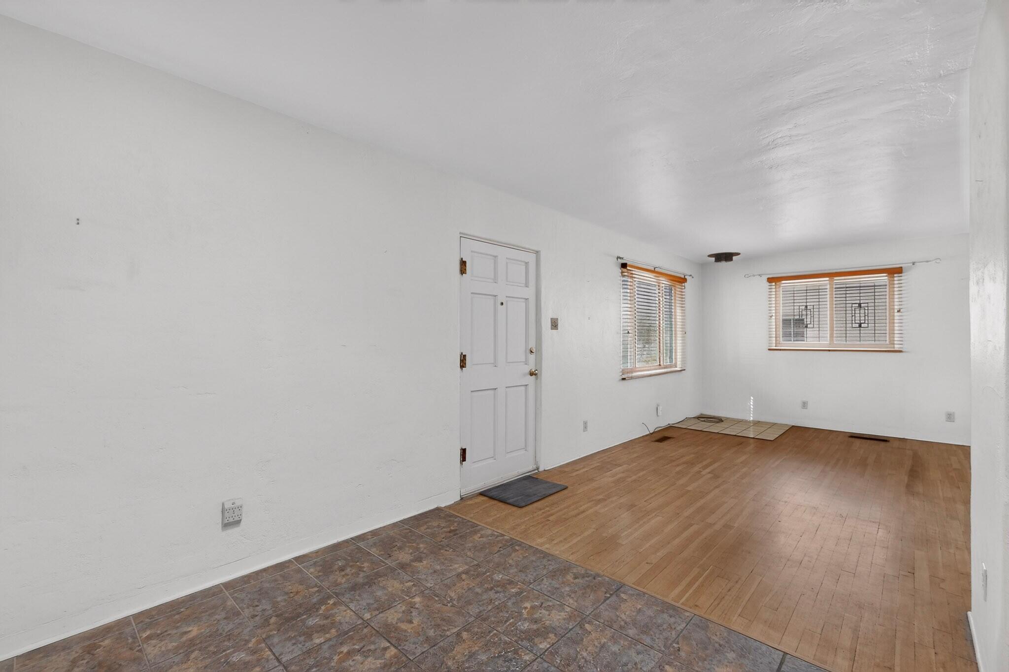 Photo 9 — 1728 Bryn Mawr Drive NE