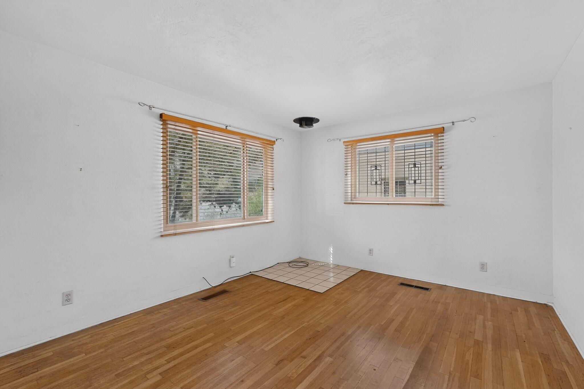 Photo 8 — 1728 Bryn Mawr Drive NE