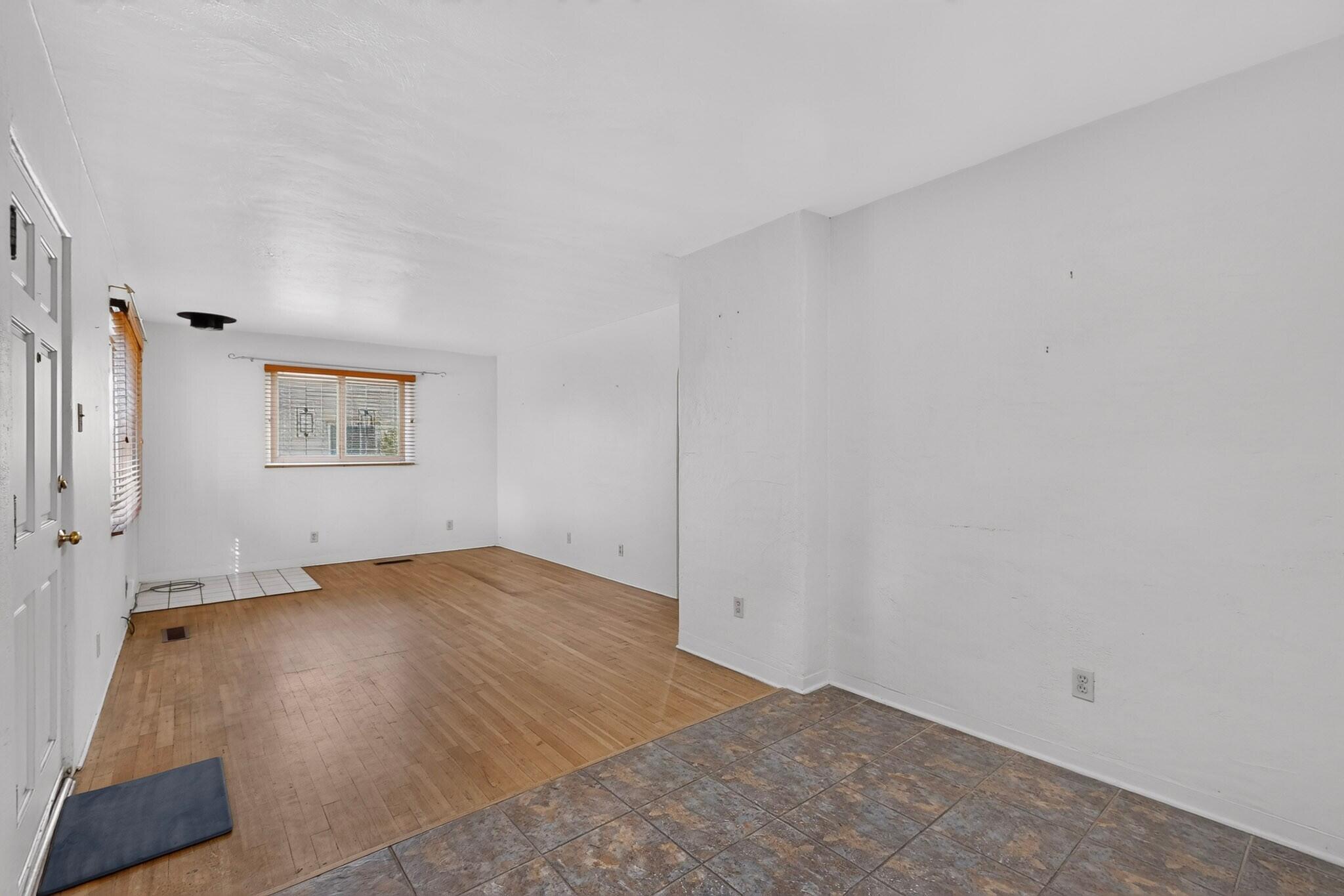 Photo 7 — 1728 Bryn Mawr Drive NE