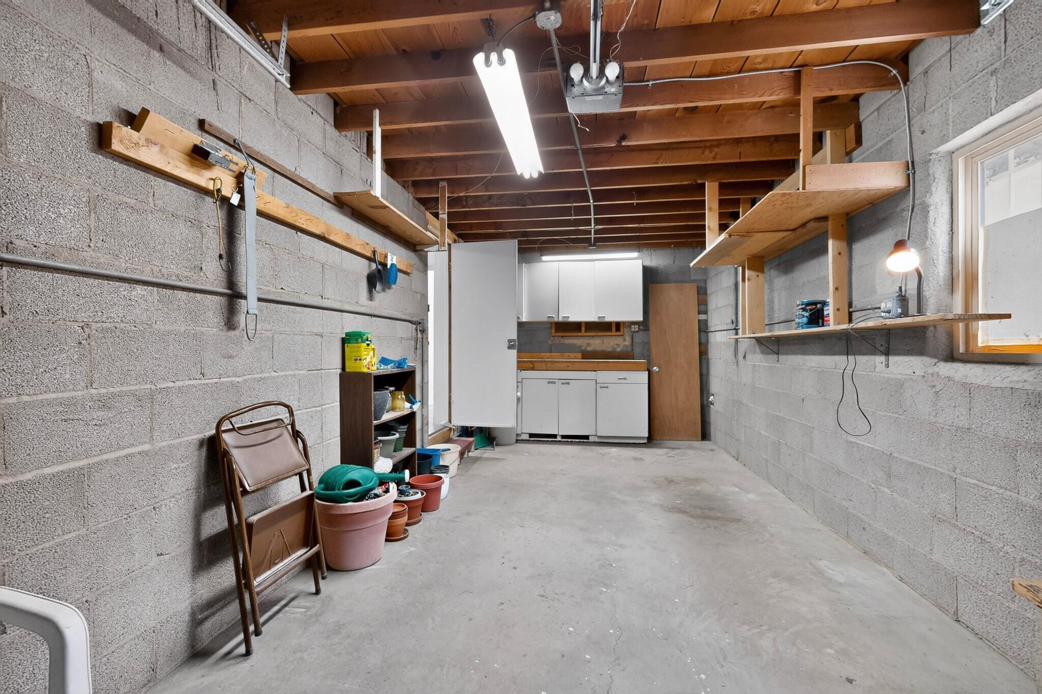 Photo 3 — 1728 Bryn Mawr Drive NE