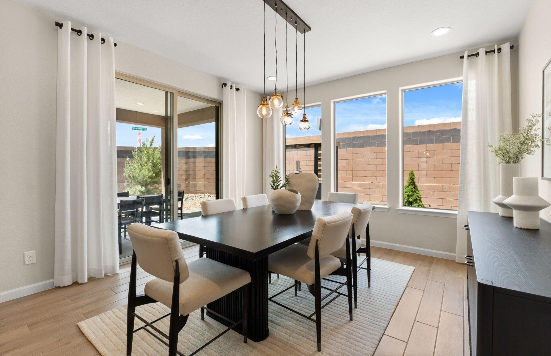 Photo 5 — 2626 Seaforth Circle NE