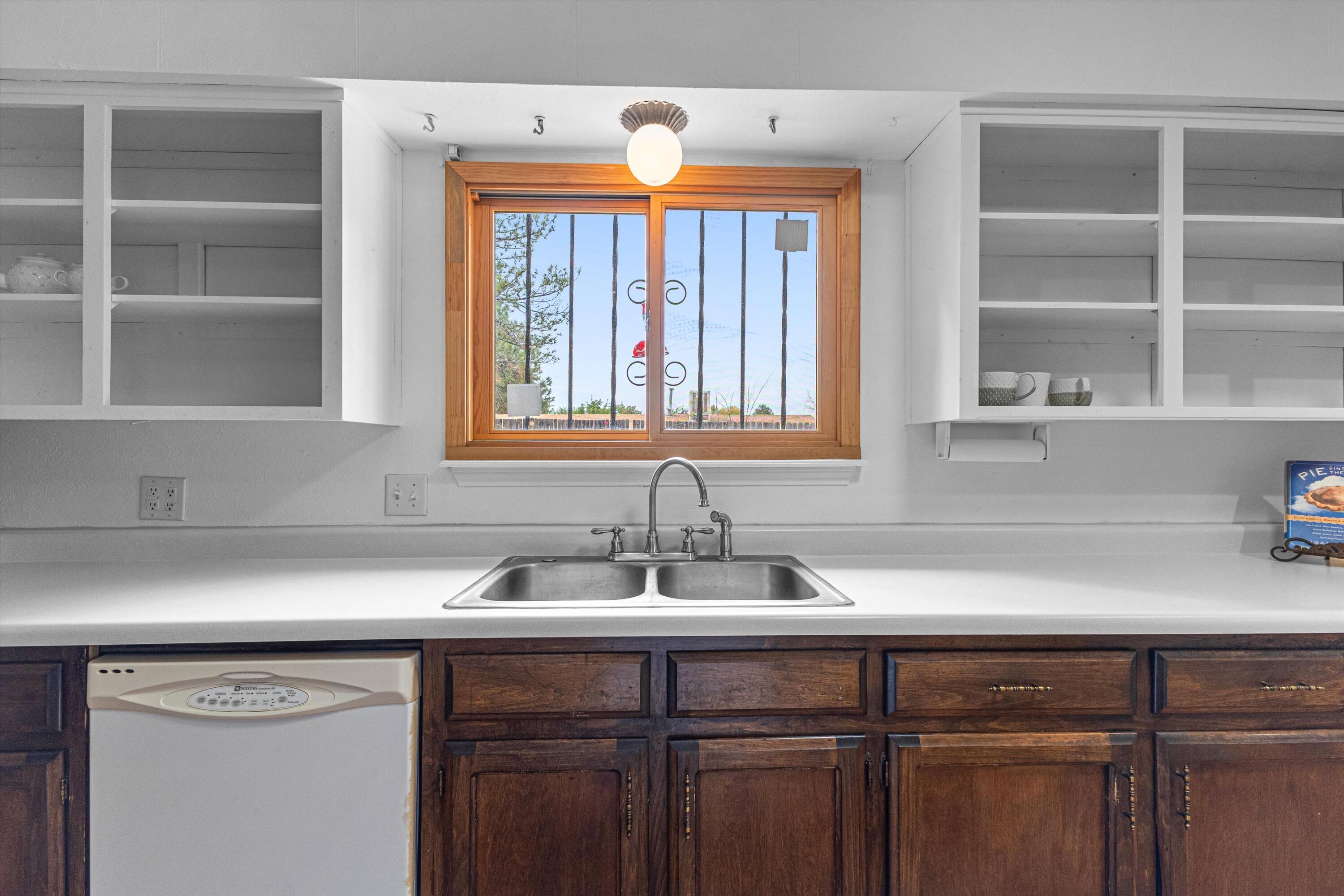 Photo 19 — 7216 Derickson Avenue NE