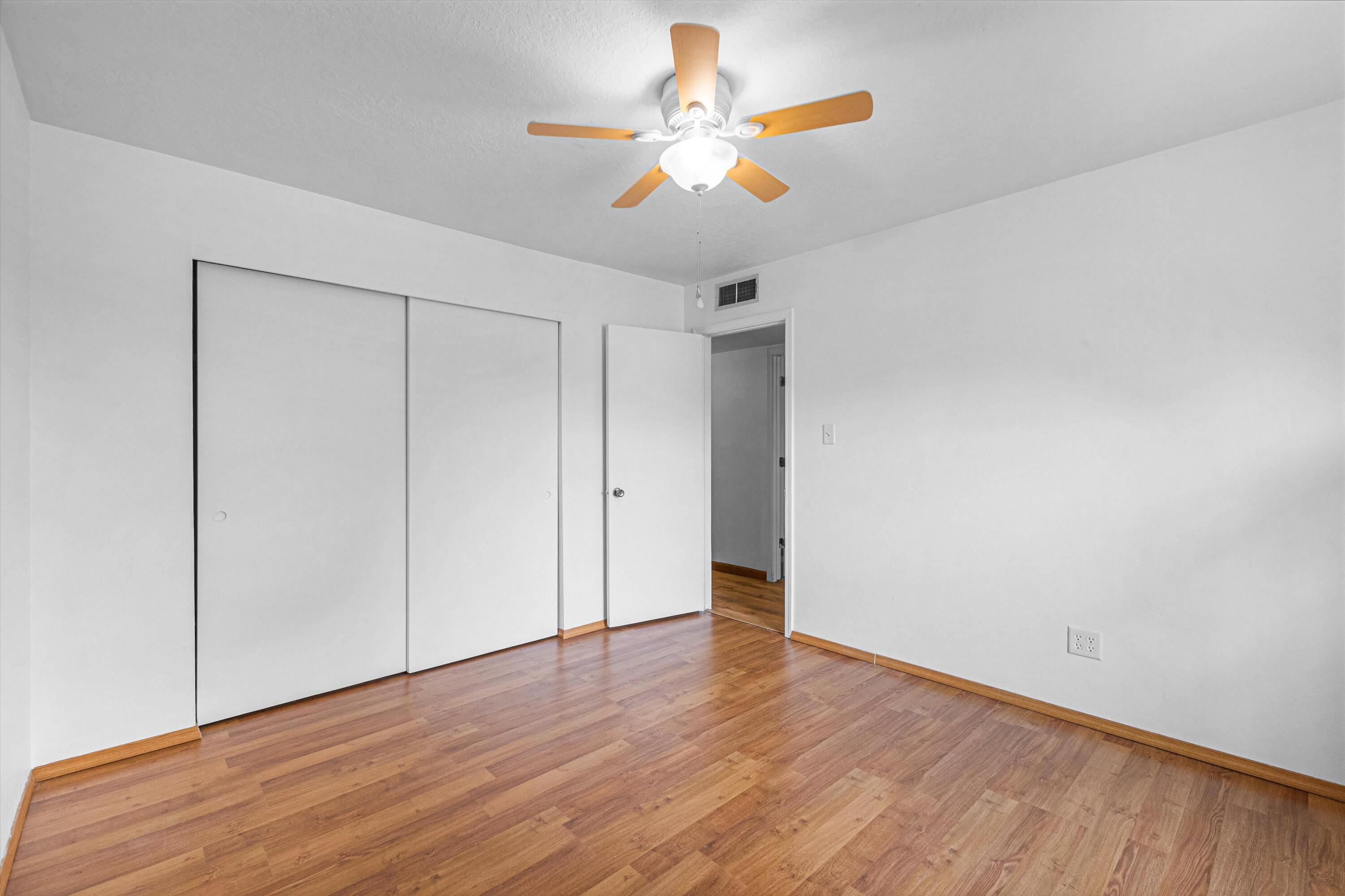 Photo 12 — 7216 Derickson Avenue NE