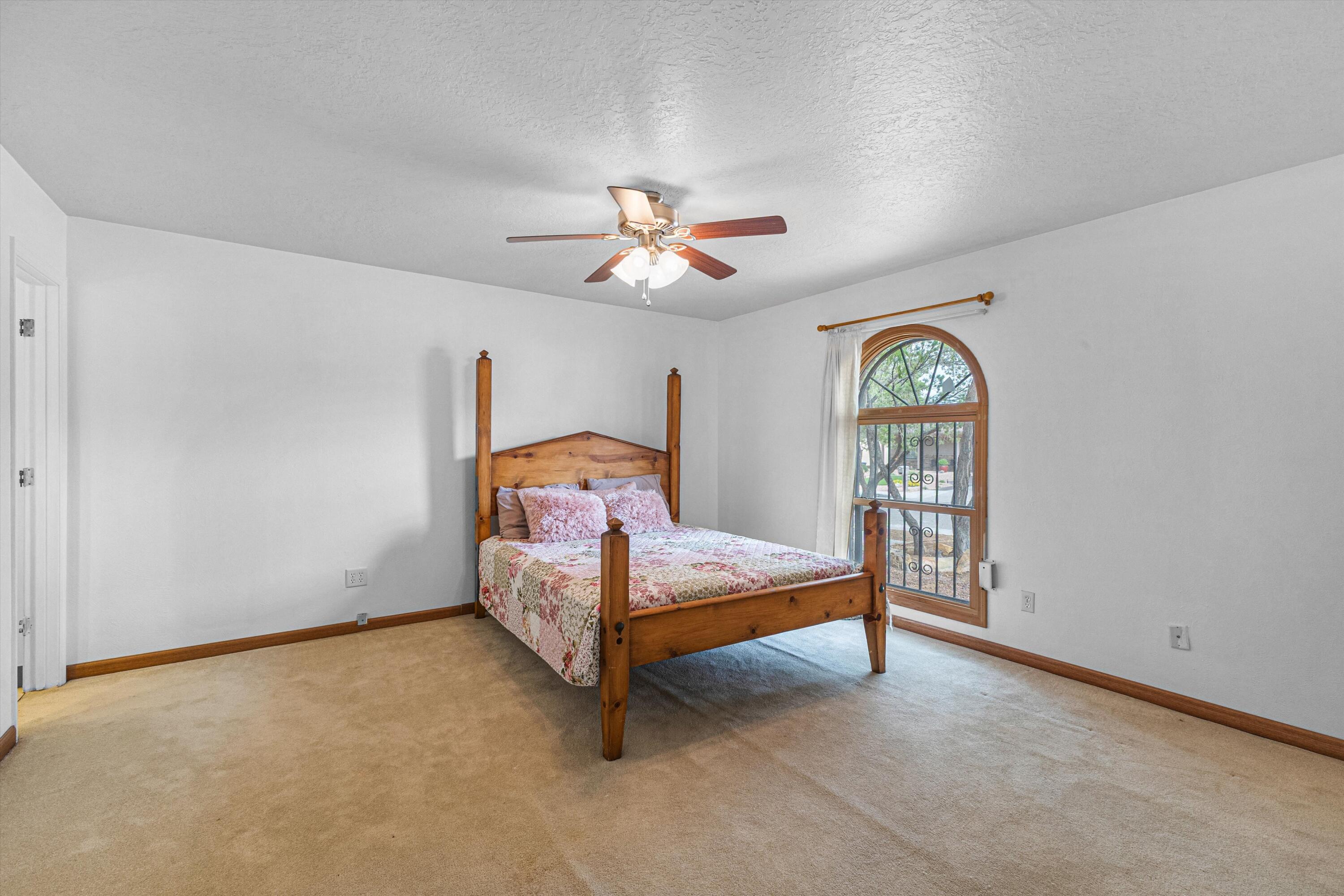 Photo 10 — 7216 Derickson Avenue NE